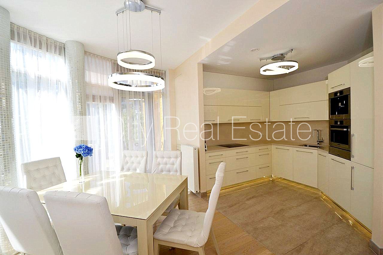 Sludinājumi. Zeme īpašumā, jaunceltne, monolīta betona sienas, pagrabstāvā pieejama noliktava, labiekārtota Cena: 650000 EUR Foto #4