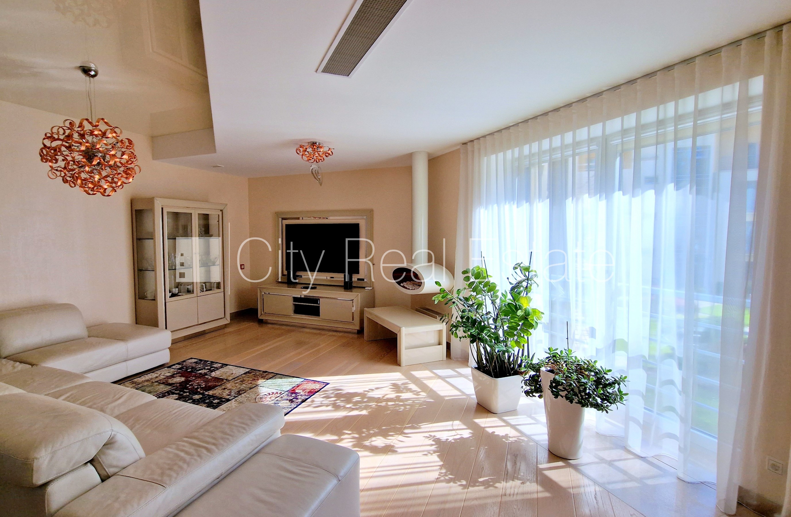 Sludinājumi. Zeme īpašumā, jaunceltne, monolīta betona sienas, pagrabstāvā pieejama noliktava, labiekārtota Cena: 650000 EUR Foto #14