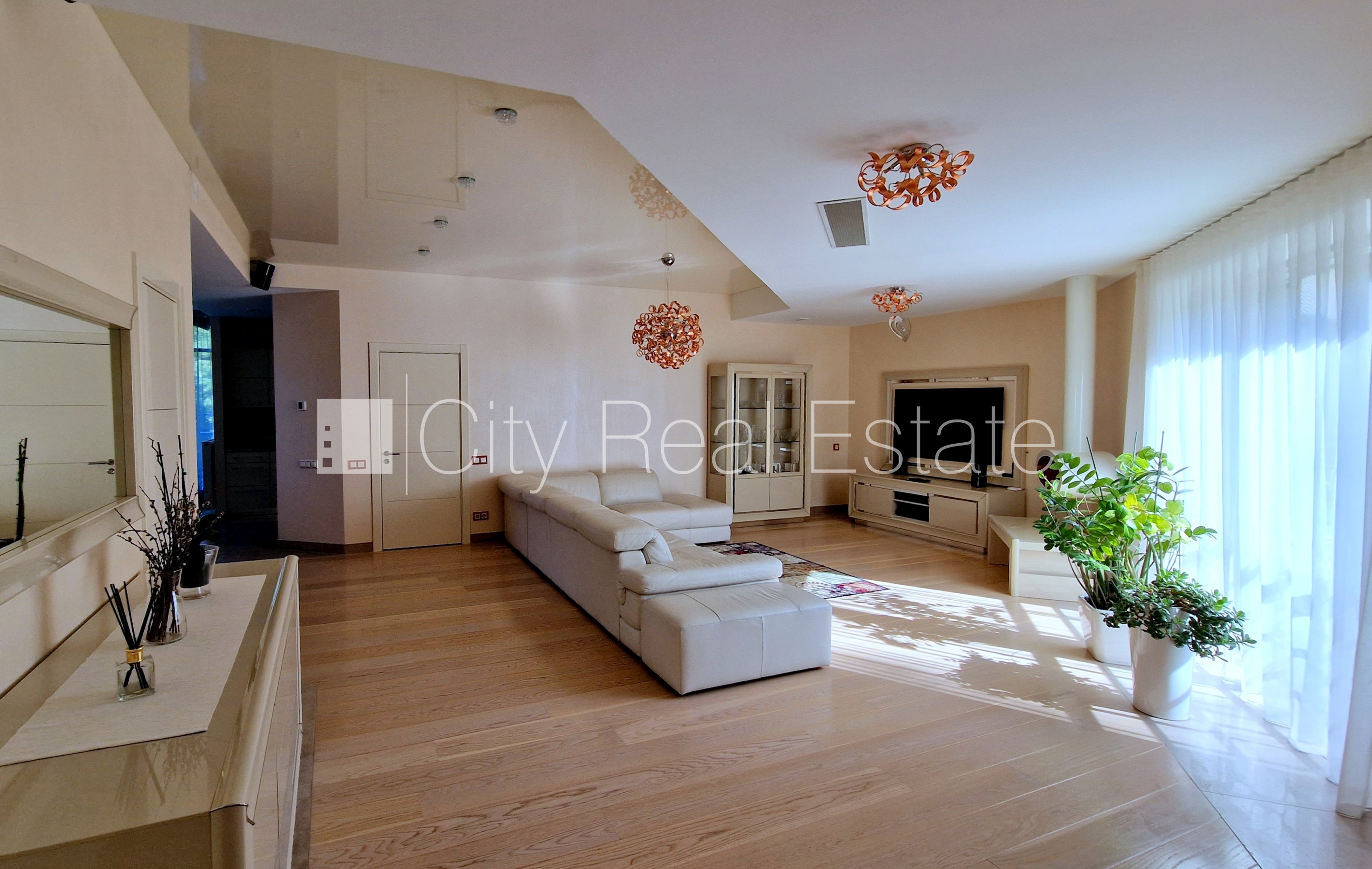 Sludinājumi. Zeme īpašumā, jaunceltne, monolīta betona sienas, pagrabstāvā pieejama noliktava, labiekārtota Cena: 650000 EUR Foto #17