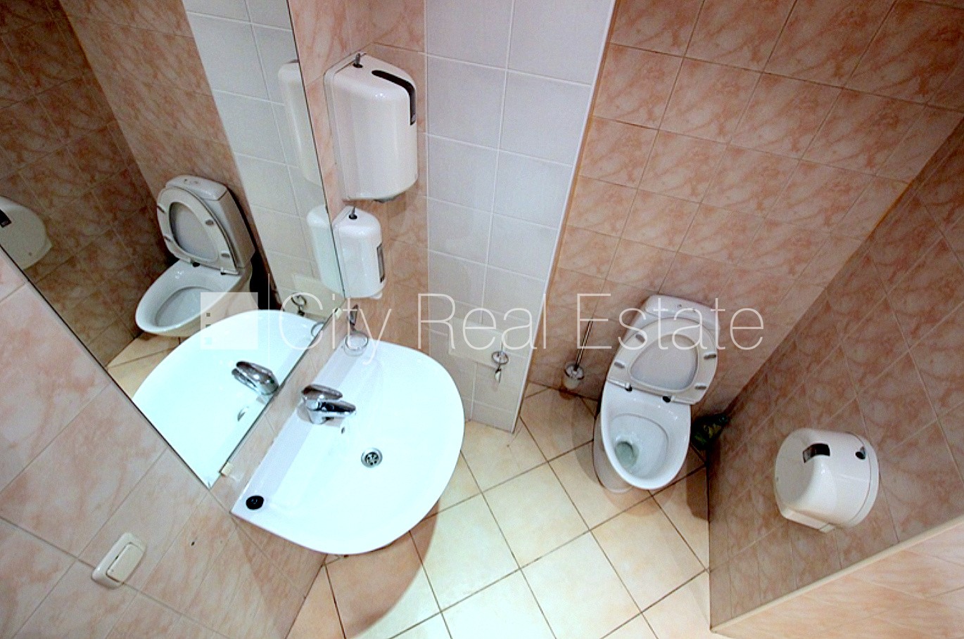 Sludinājumi. Fasādes māja, renovēta māja, nomainītas inženierkomunikācijas, labiekārtots apzaļumots pagalms, Cena: 122500 EUR Foto #4