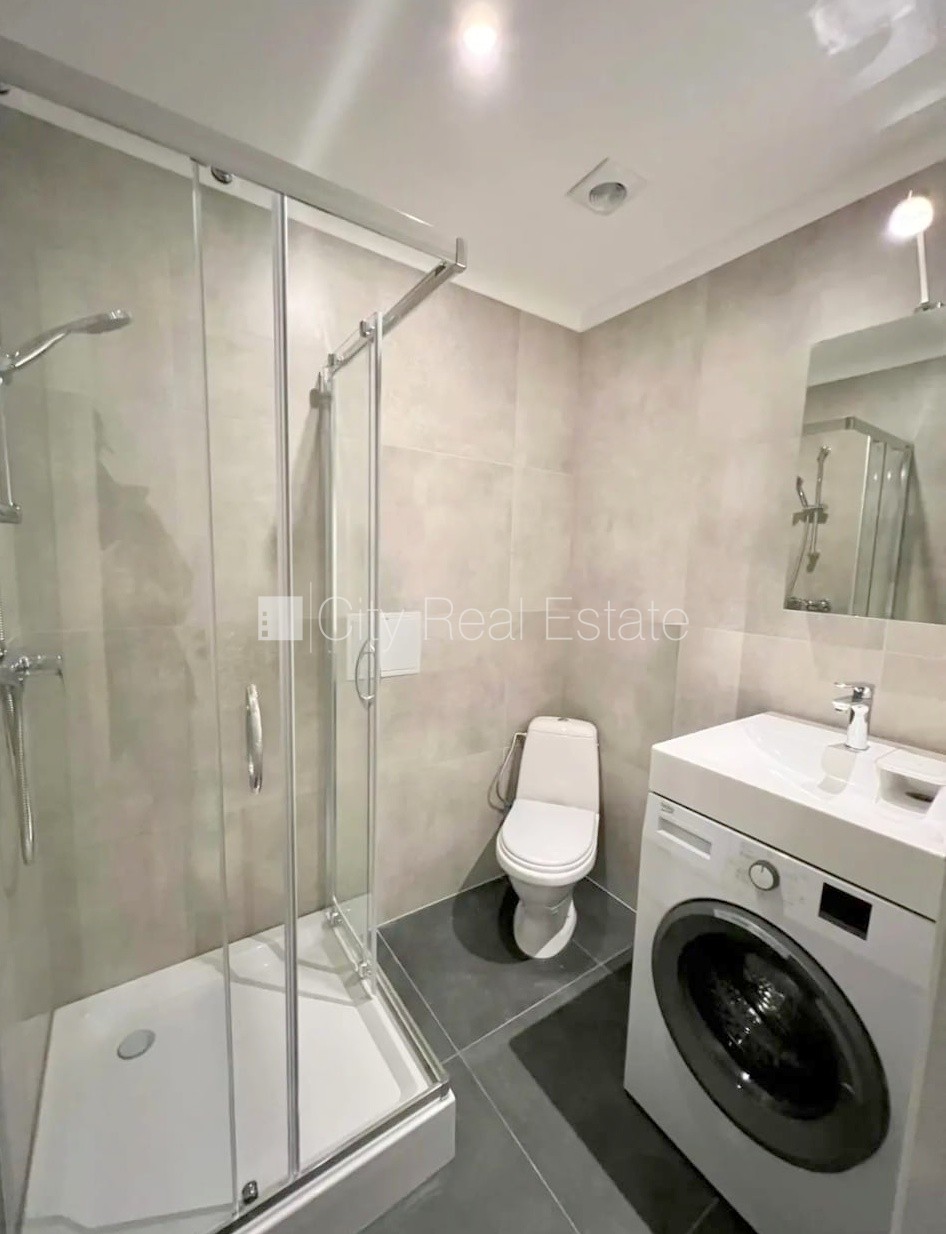 Sludinājumi. Fasādes māja, renovēta māja, slēgts pagalms, ieeja no pagalma, kāpņu telpa pēc kapitālā remonta, Cena: 330 EUR/mēn Foto #23