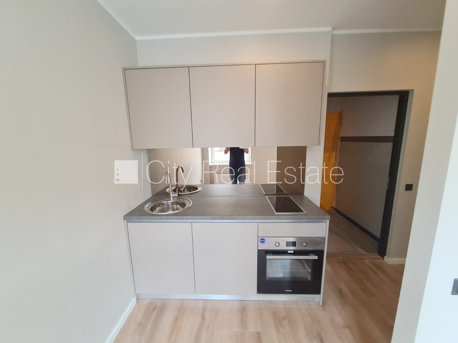 Sludinājumi. Fasādes māja, renovēta māja, slēgts pagalms, ieeja no pagalma, kāpņu telpa pēc kapitālā remonta, Cena: 330 EUR/mēn Foto #9