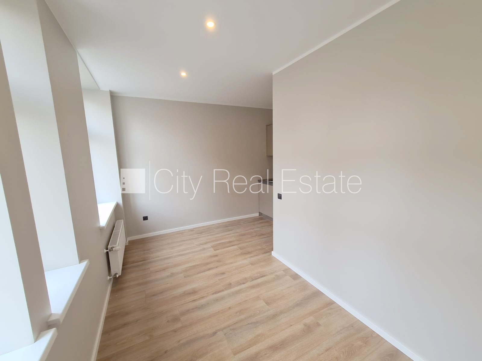 Sludinājumi. Fasādes māja, renovēta māja, slēgts pagalms, ieeja no pagalma, kāpņu telpa pēc kapitālā remonta, Cena: 330 EUR/mēn Foto #10