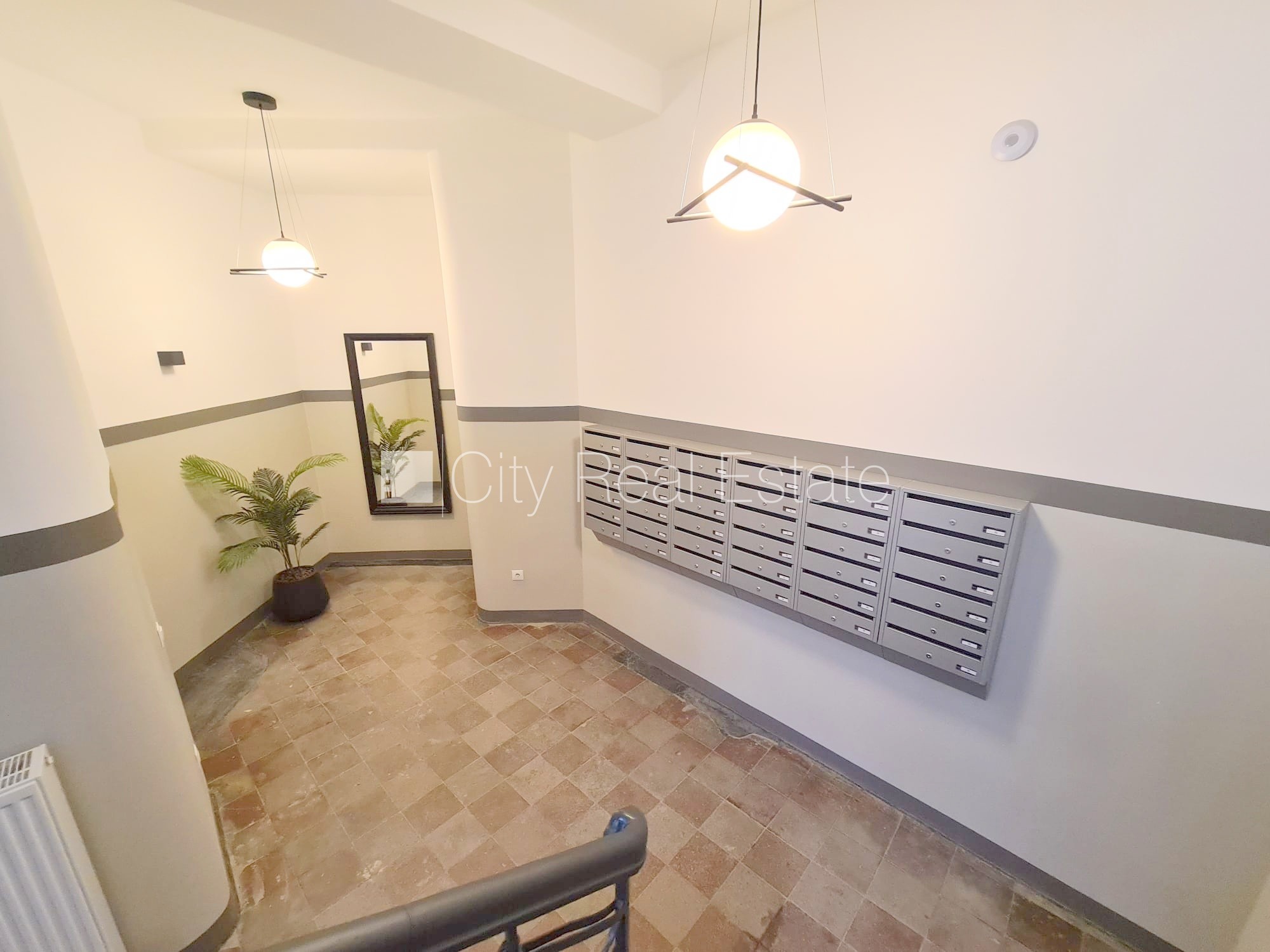 Sludinājumi. Fasādes māja, renovēta māja, slēgts pagalms, ieeja no pagalma, kāpņu telpa pēc kapitālā remonta, Cena: 330 EUR/mēn Foto #17