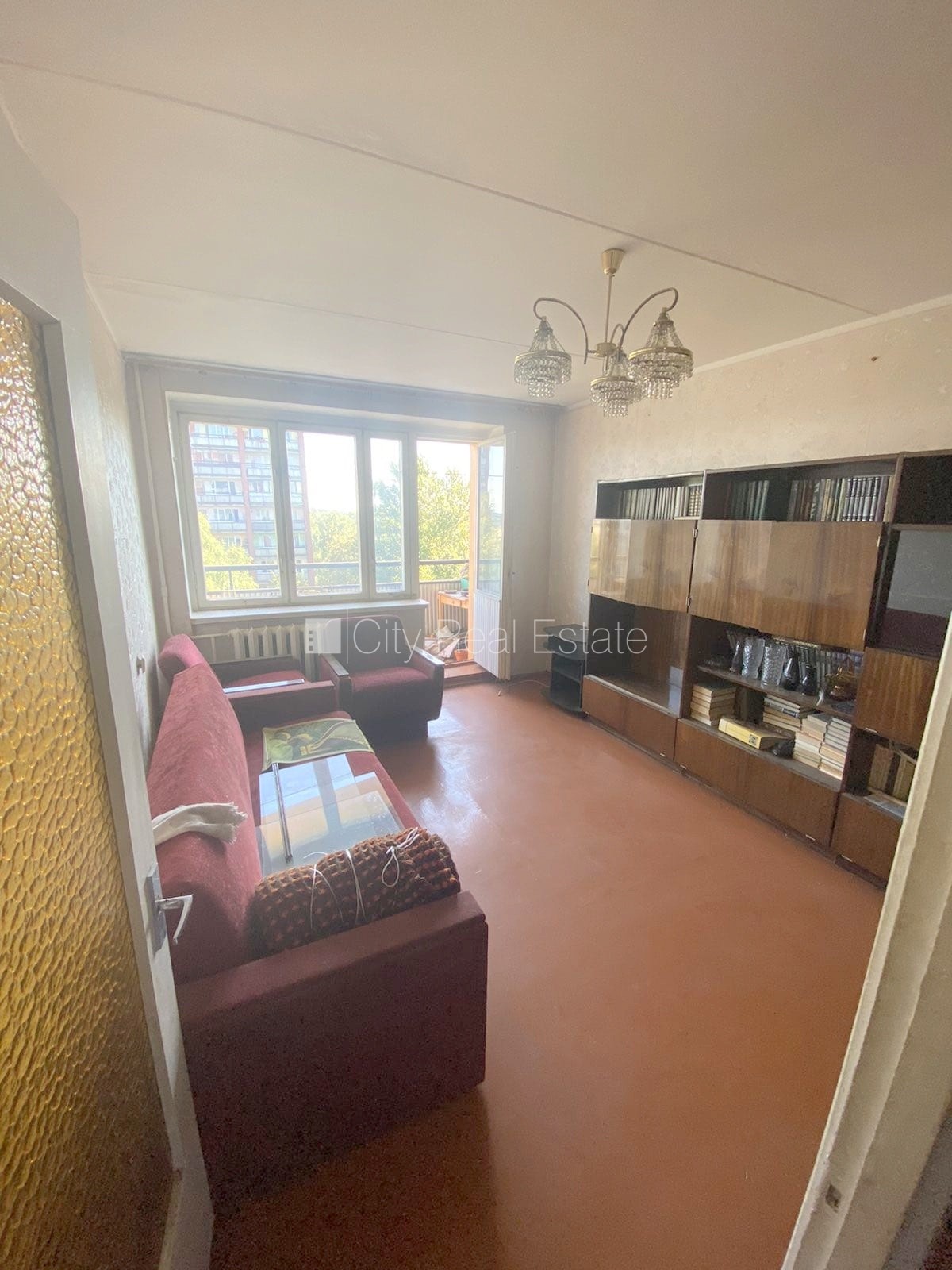 Sludinājumi. Zeme īpašumā, fasādes māja, ieeja no pagalma, ir lifts, kāpņu telpa pēc kosmētiskā remonta, Cena: 39800 EUR Foto #1