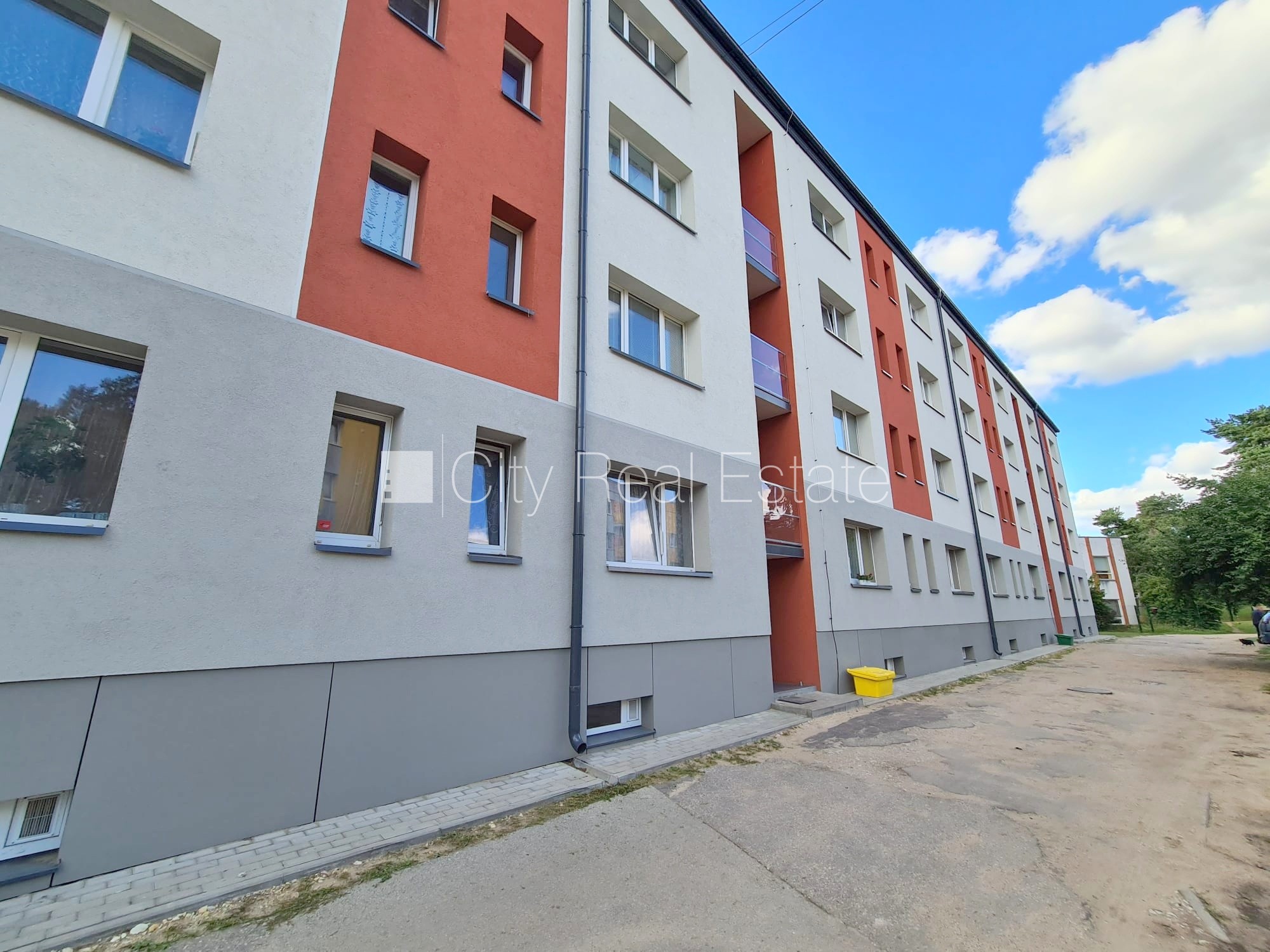 Sludinājumi. Zeme īpašumā, renovēta māja, fasāde ar dekoratīvo apmetumu, labiekārtota apzaļumota teritorija, Cena: 45000 EUR Foto #22