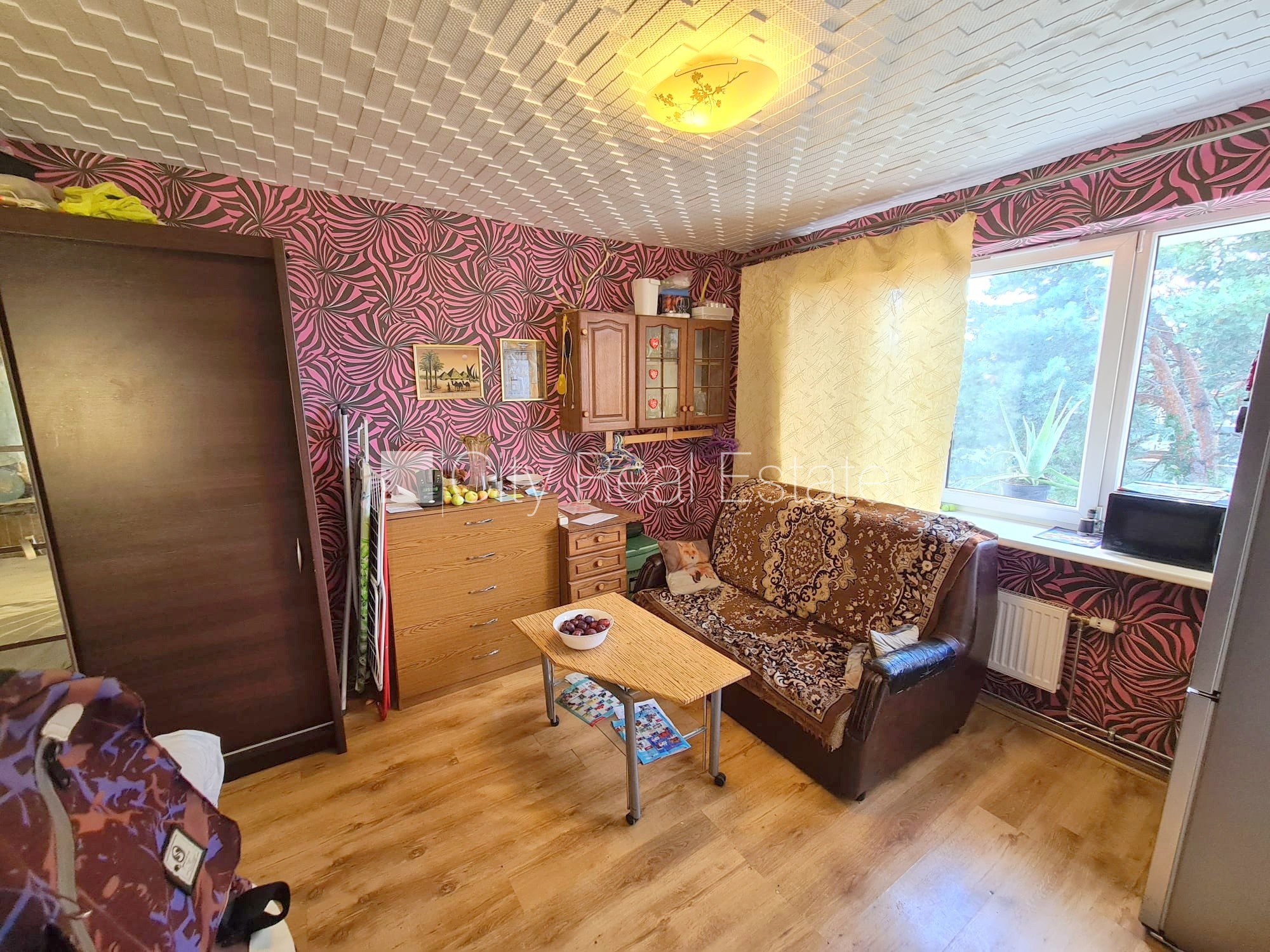 Sludinājumi. Zeme īpašumā, renovēta māja, fasāde ar dekoratīvo apmetumu, labiekārtota apzaļumota teritorija, Cena: 45000 EUR Foto #2