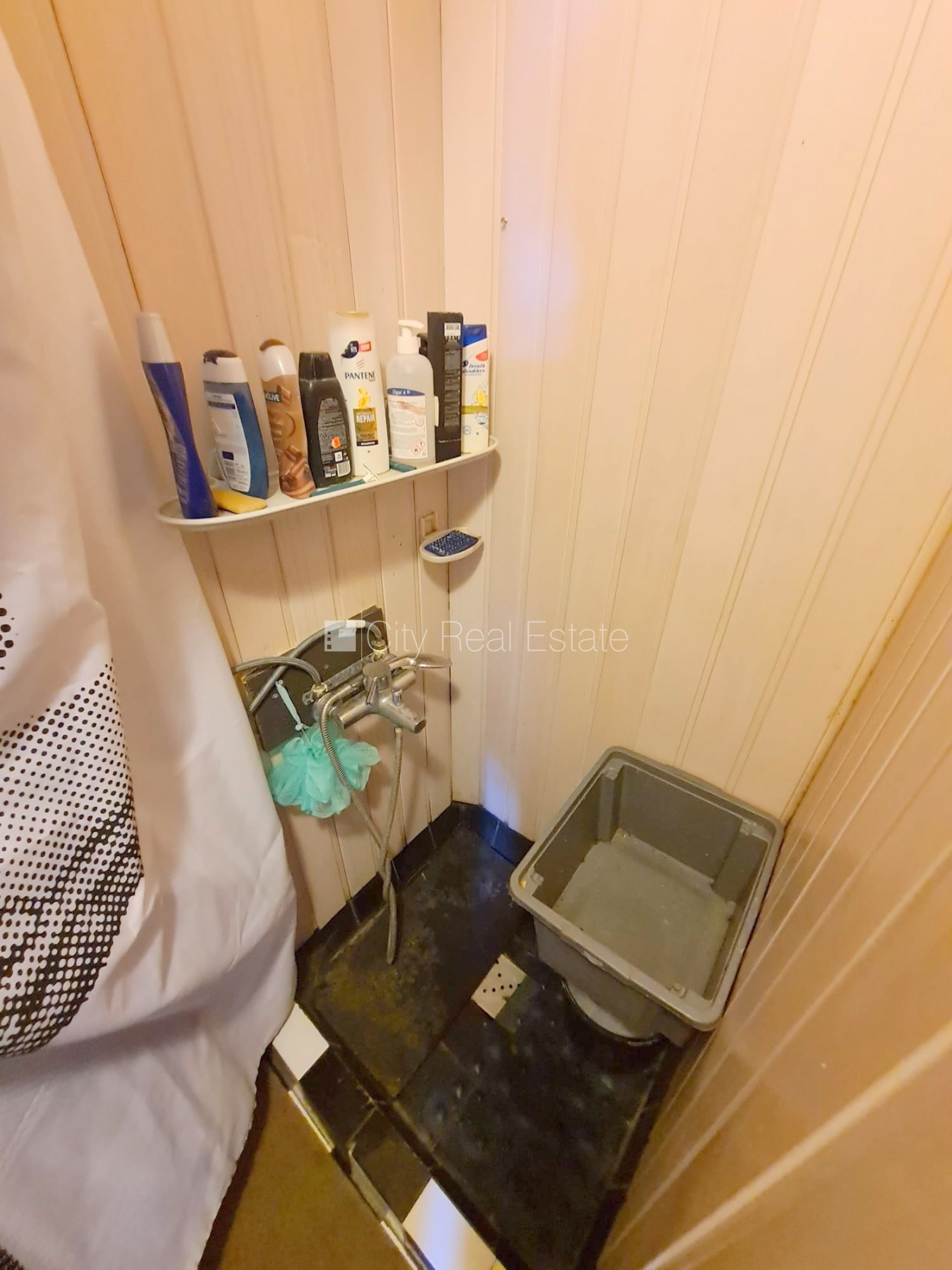 Sludinājumi. Zeme īpašumā, renovēta māja, fasāde ar dekoratīvo apmetumu, labiekārtota apzaļumota teritorija, Cena: 45000 EUR Foto #16