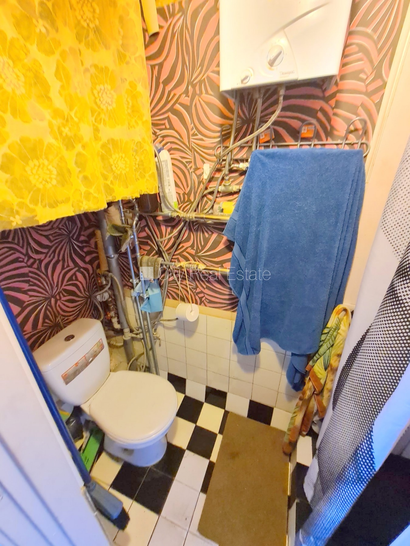 Sludinājumi. Zeme īpašumā, renovēta māja, fasāde ar dekoratīvo apmetumu, labiekārtota apzaļumota teritorija, Cena: 45000 EUR Foto #15