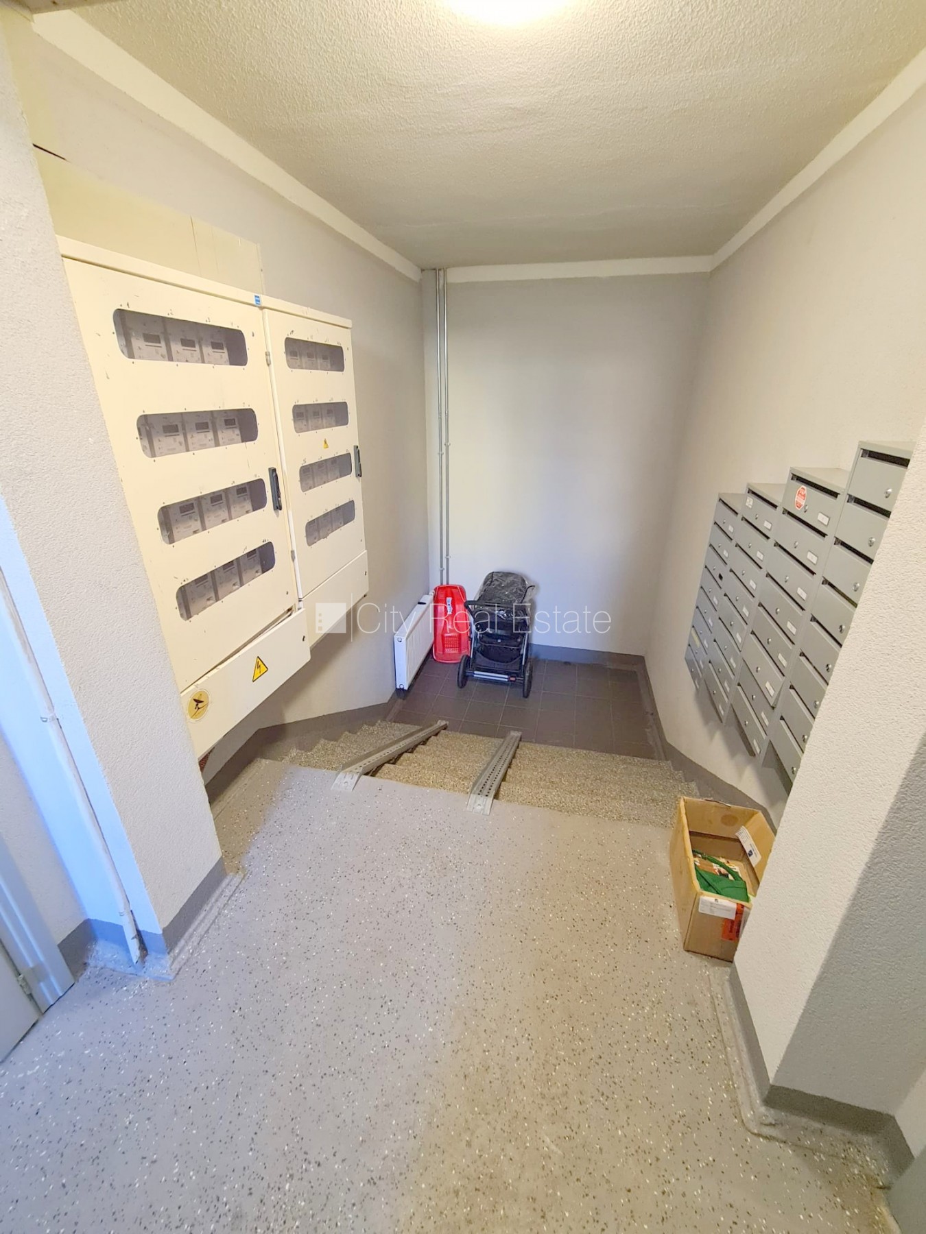 Sludinājumi. Zeme īpašumā, renovēta māja, fasāde ar dekoratīvo apmetumu, labiekārtota apzaļumota teritorija, Cena: 45000 EUR Foto #21