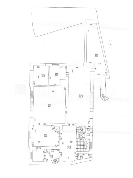 Объявление. Фасадный дом, реновированный дом, вход с улицы, лестничная клетка после капитального ремонта, окна Цена: 5000 EUR/мес. Foto #24