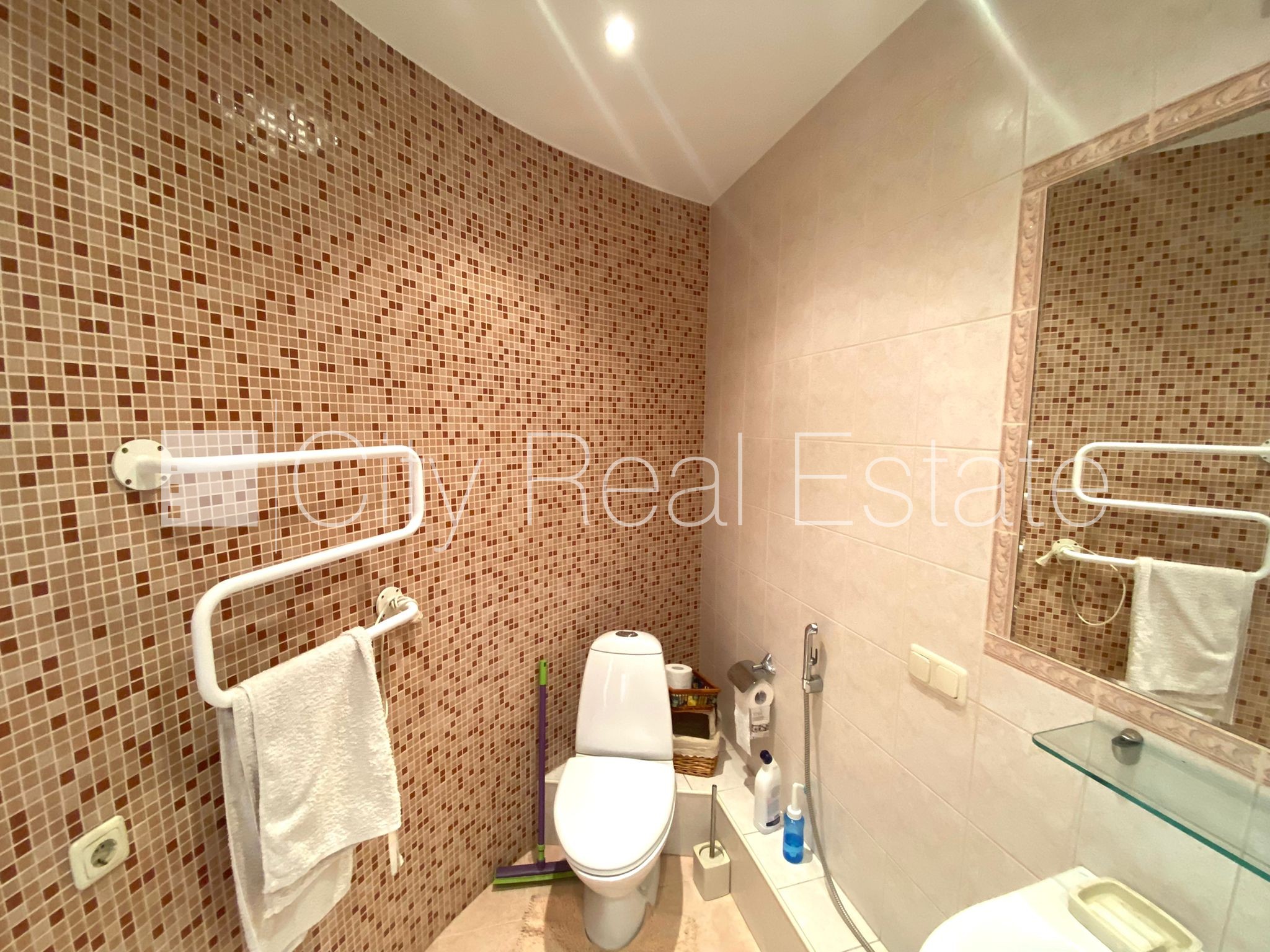 Sludinājumi. Projekts - Ziedu muiža, labiekārtots apzaļumots pagalms, pazemes autostāvvieta, ir lifts, lodžija 7 Cena: 144400 EUR Foto #10