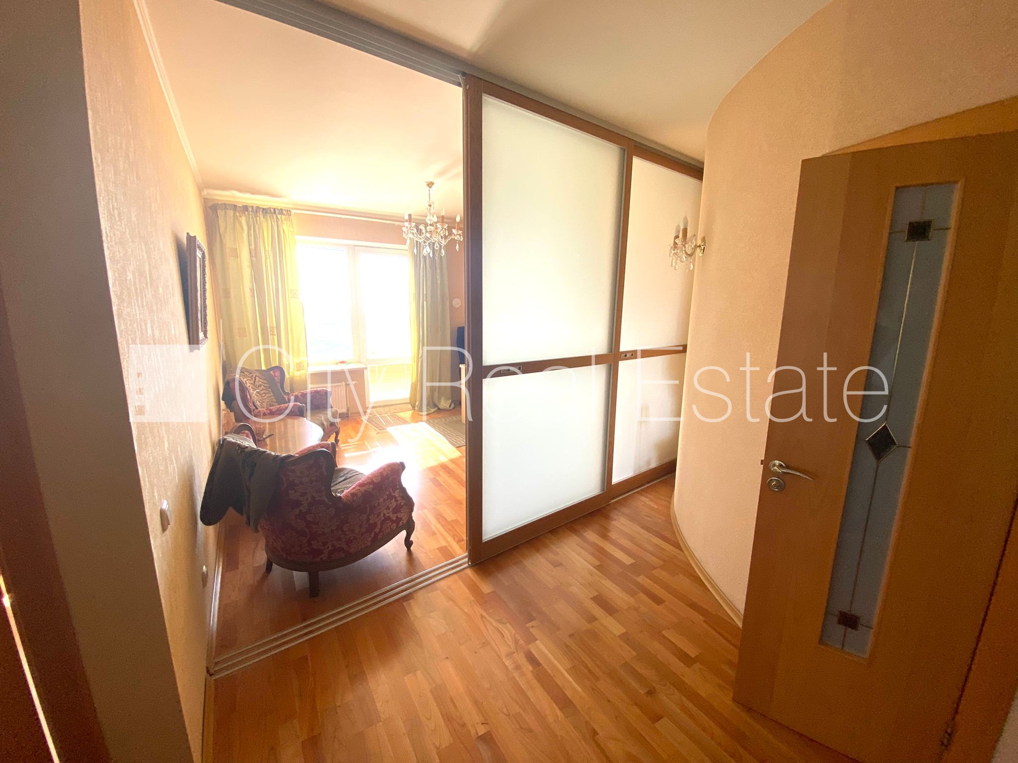 Sludinājumi. Projekts - Ziedu muiža, labiekārtots apzaļumots pagalms, pazemes autostāvvieta, ir lifts, lodžija 7 Cena: 144400 EUR Foto #7