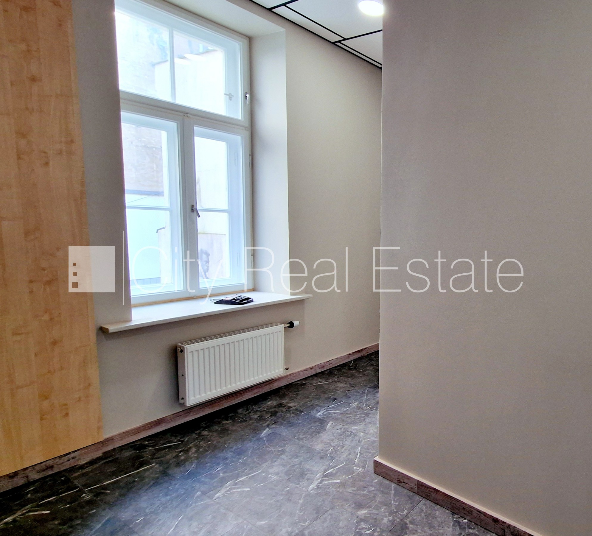 Sludinājumi. Fasādes māja, renovēta māja, labiekārtota apzaļumota teritorija, bruģēts piebraucamais ceļš, Cena: 500 EUR/mēn Foto #9