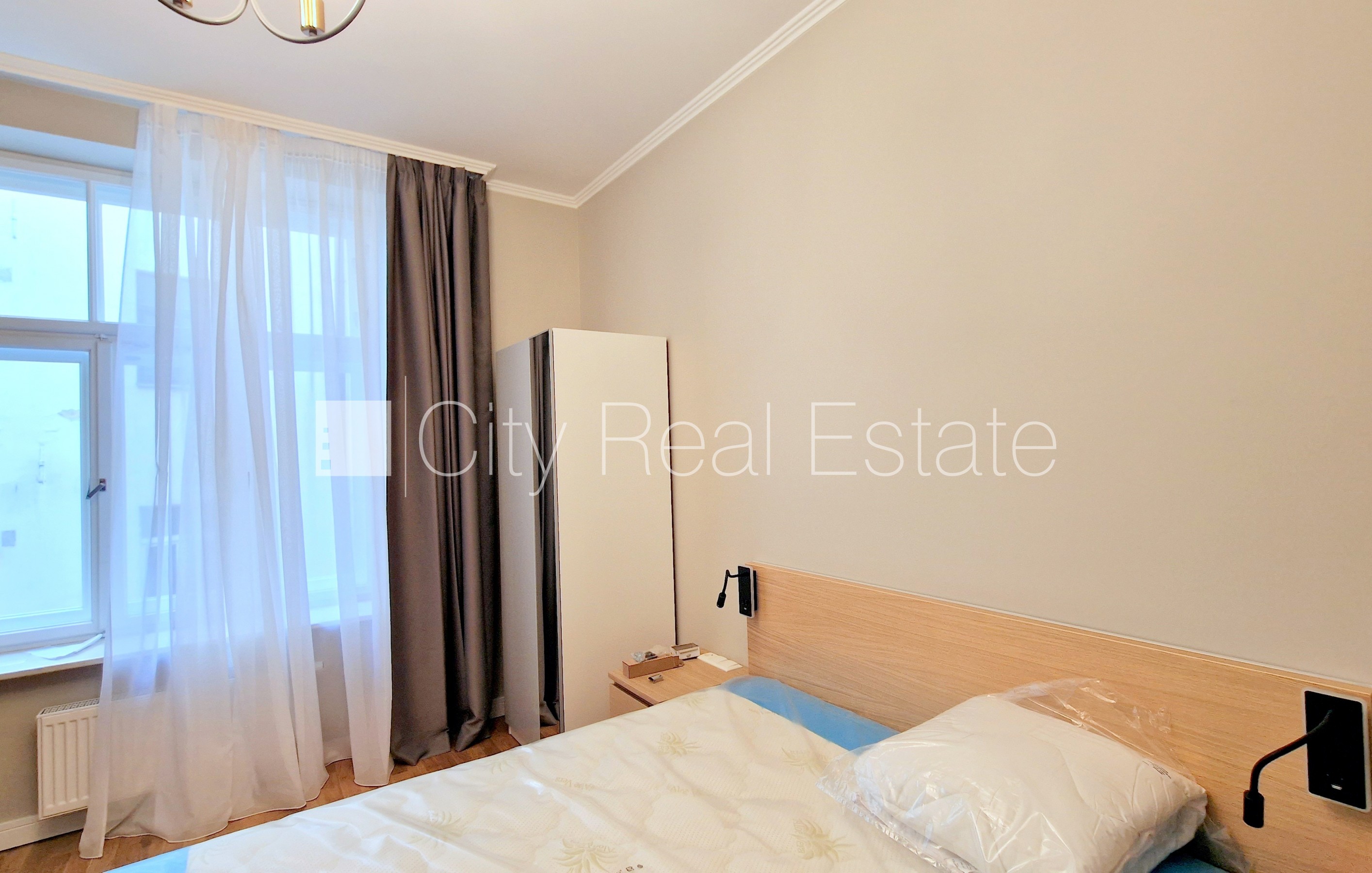 Sludinājumi. Fasādes māja, renovēta māja, labiekārtota apzaļumota teritorija, bruģēts piebraucamais ceļš, Cena: 500 EUR/mēn Foto #1