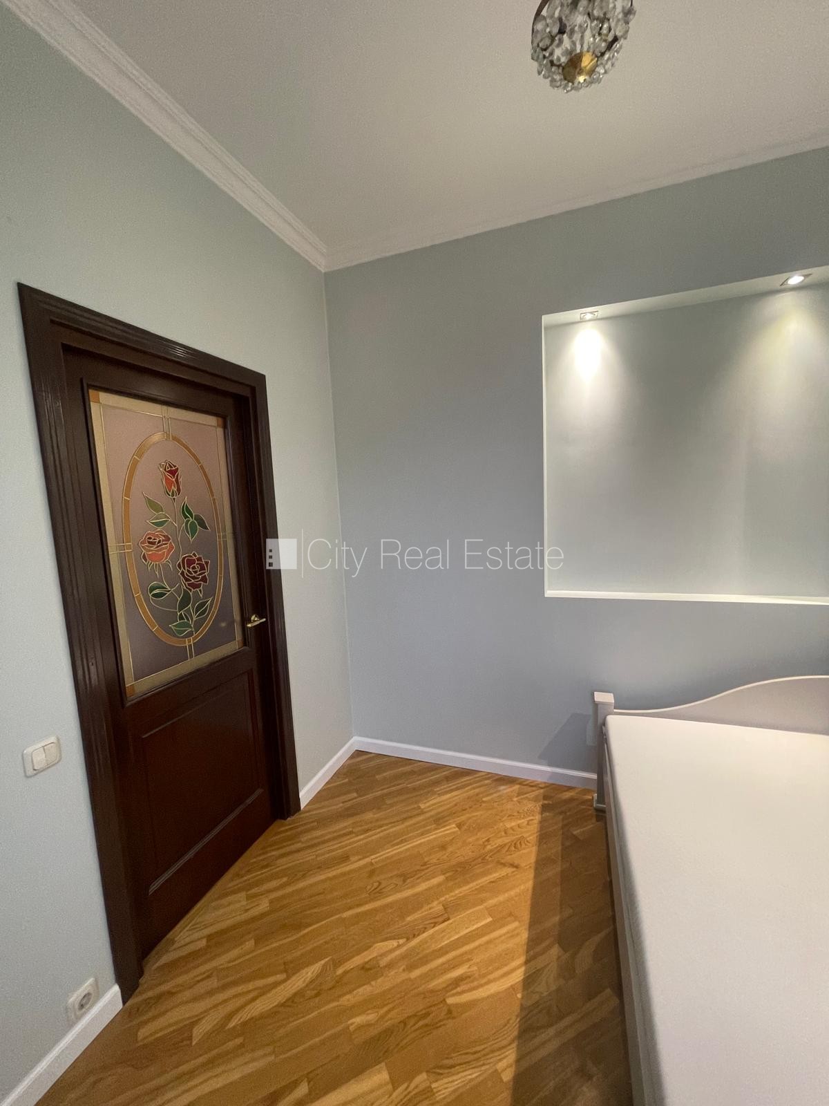 Sludinājumi. Zeme īpašumā, fasādes māja, mainīts Jumta segums, viena kvadrātmetra apsaimniekošanas maksa mēnesī  Cena: 200000 EUR Foto #20