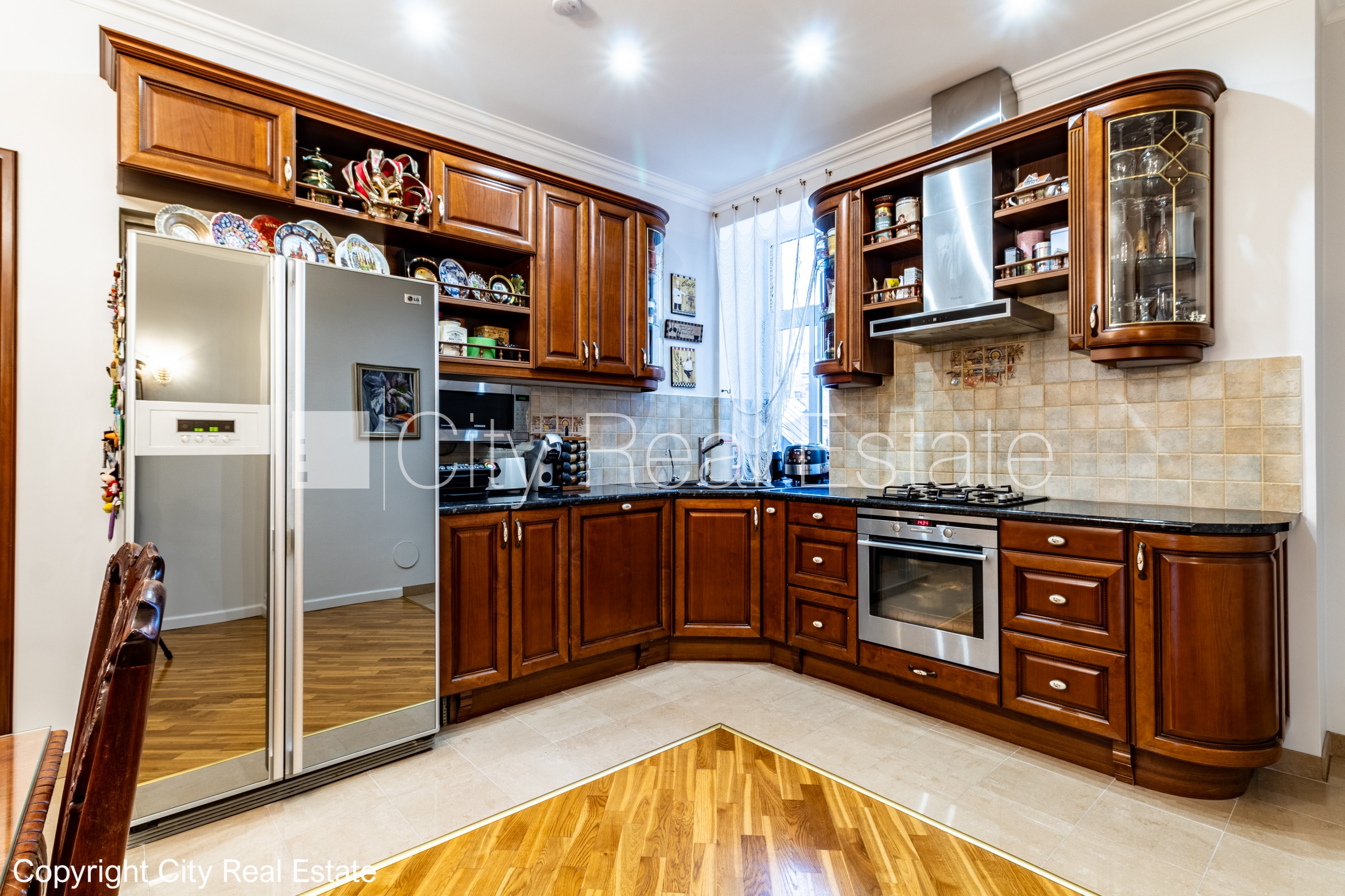 Sludinājumi. Zeme īpašumā, fasādes māja, mainīts Jumta segums, viena kvadrātmetra apsaimniekošanas maksa mēnesī  Cena: 200000 EUR Foto #15