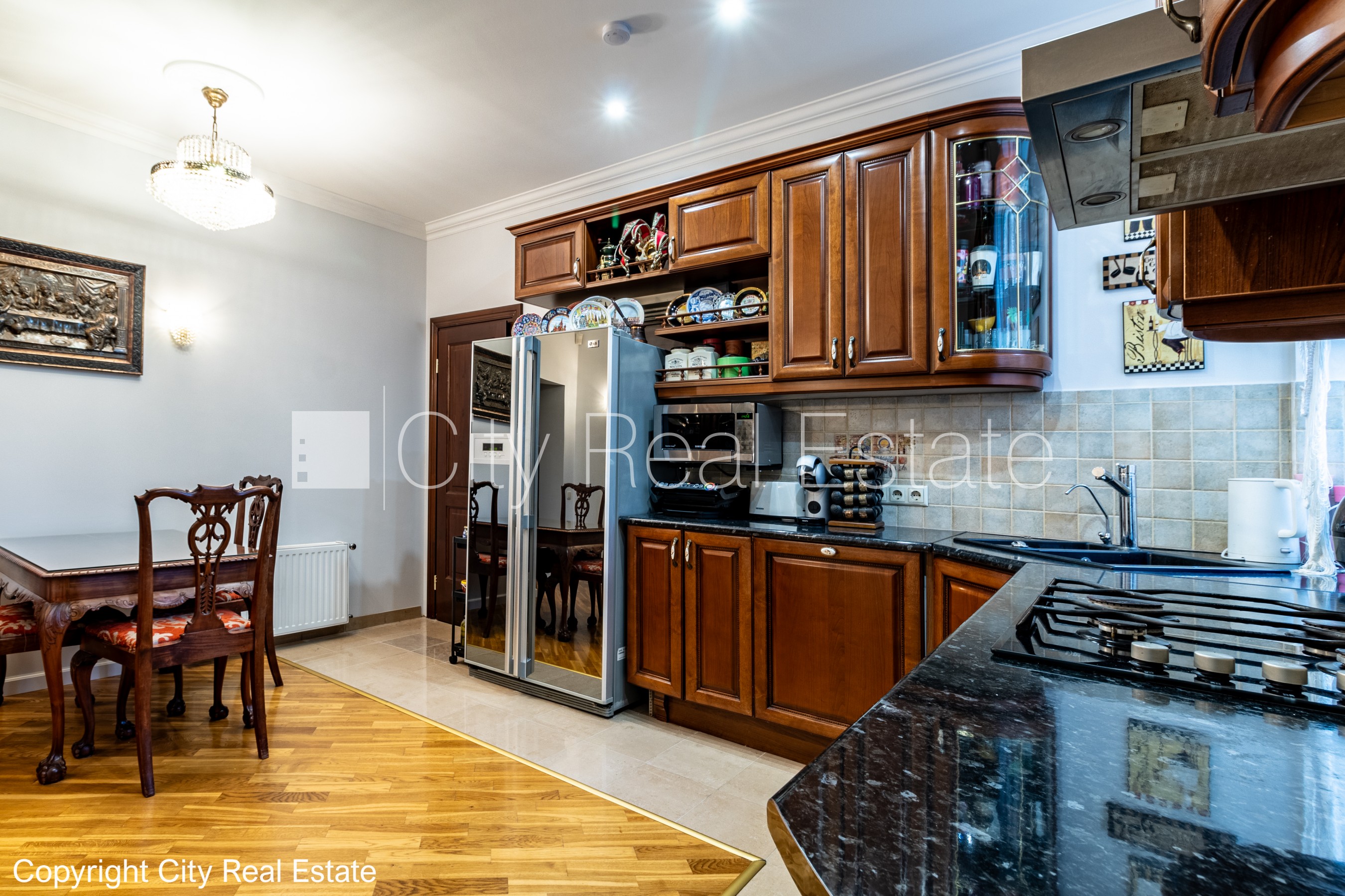 Sludinājumi. Zeme īpašumā, fasādes māja, mainīts Jumta segums, viena kvadrātmetra apsaimniekošanas maksa mēnesī  Cena: 200000 EUR Foto #16