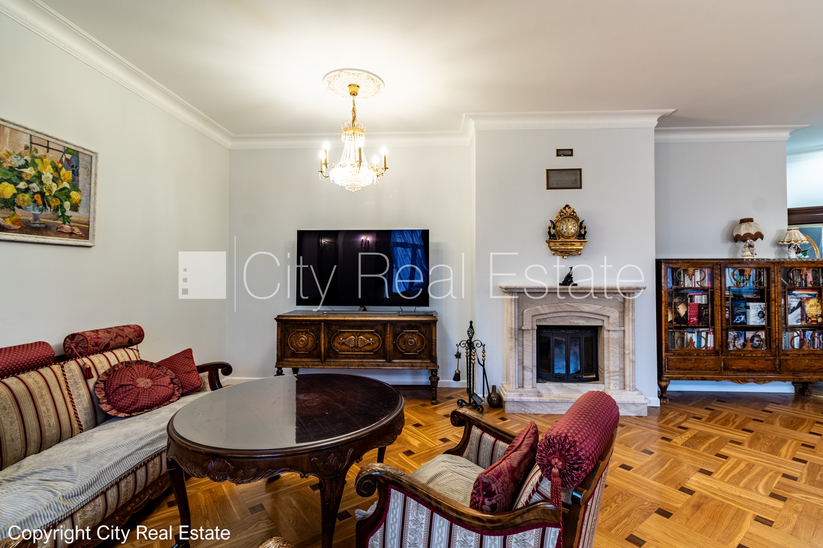 Sludinājumi. Zeme īpašumā, fasādes māja, mainīts Jumta segums, viena kvadrātmetra apsaimniekošanas maksa mēnesī  Cena: 200000 EUR Foto #3