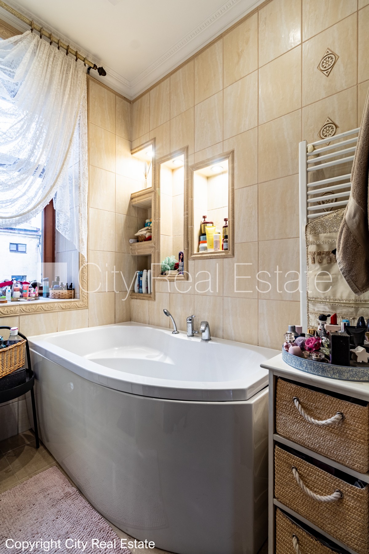 Sludinājumi. Zeme īpašumā, fasādes māja, mainīts Jumta segums, viena kvadrātmetra apsaimniekošanas maksa mēnesī  Cena: 200000 EUR Foto #10