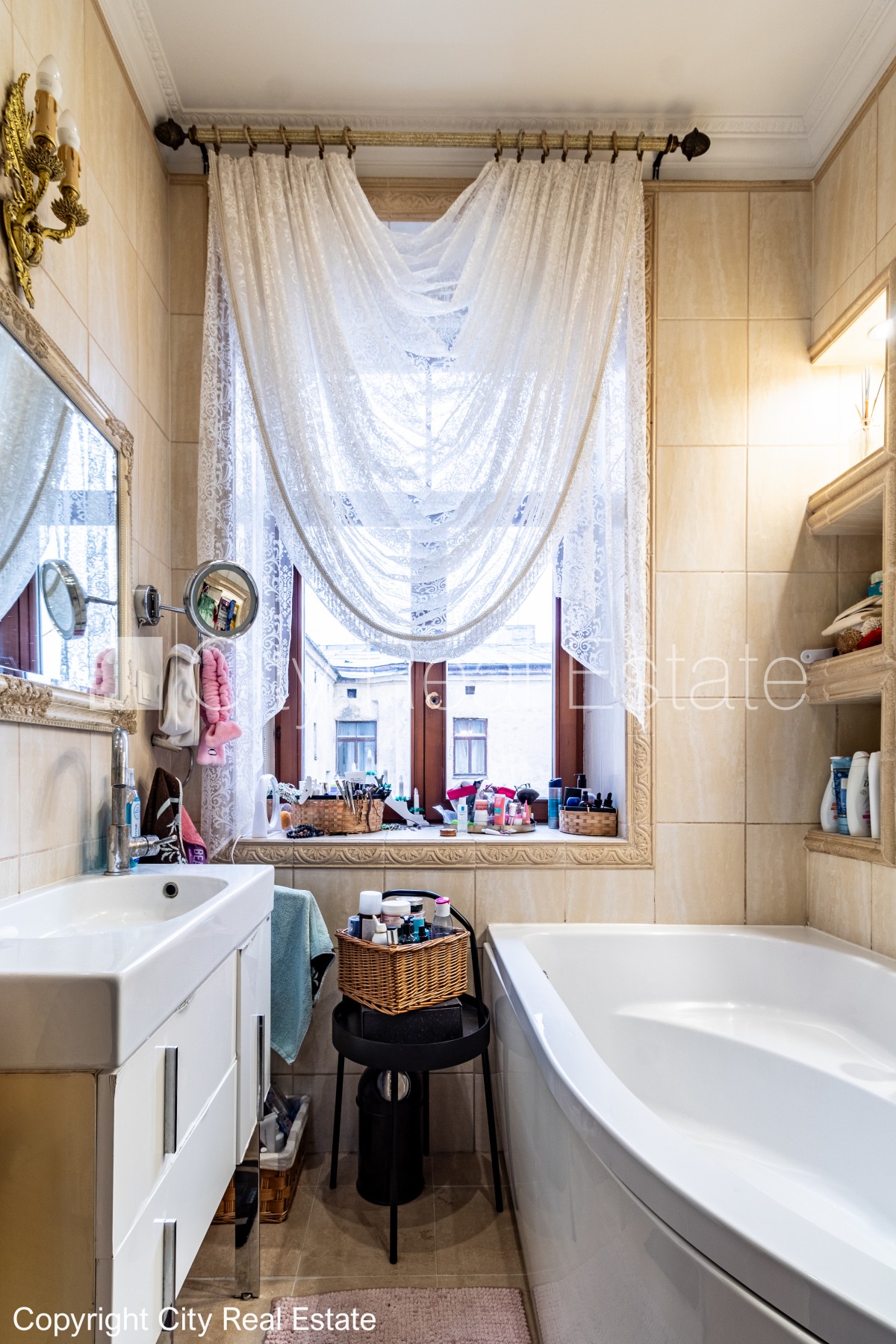 Sludinājumi. Zeme īpašumā, fasādes māja, mainīts Jumta segums, viena kvadrātmetra apsaimniekošanas maksa mēnesī  Cena: 200000 EUR Foto #9