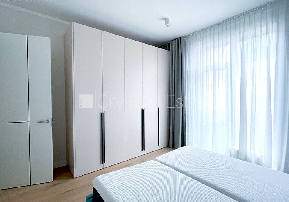 Sludinājumi. Jaunceltne, labiekārtota apzaļumota teritorija, vieta automašīnai, pazemes autostāvvieta, ir lifts, Cena: 1100 EUR/mēn Foto #7