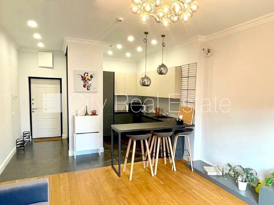 Sludinājumi. Projekts - Rīdzenes Rezidence, jaunceltne, fasādes māja, labiekārtota apzaļumota teritorija, Cena: 840 EUR/mēn Foto #1