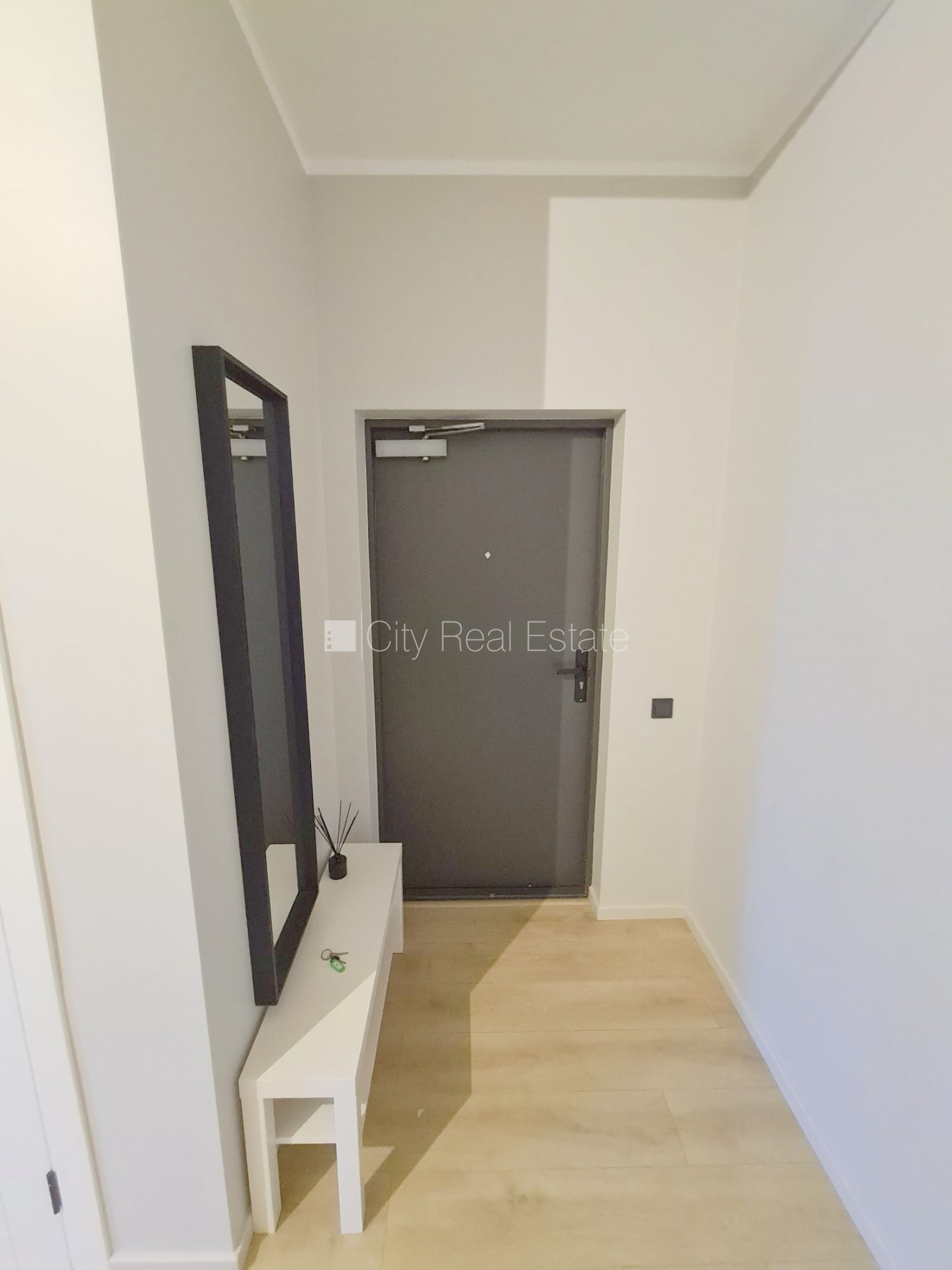 Объявление. Фасадный дом, реновированный дом, закрытый двор, вход с улицы и со двора, лифт, лестничная клетка Цена: 360 EUR/мес. Foto #11