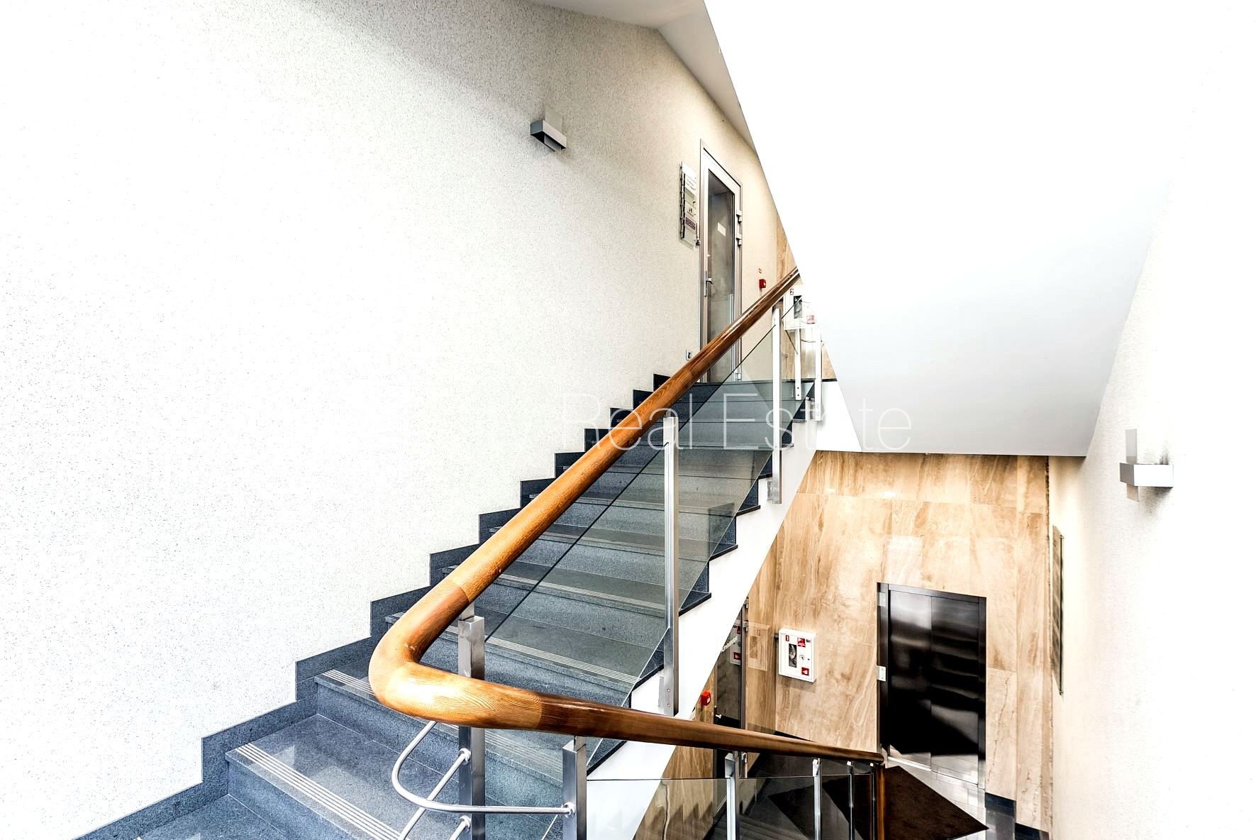 Sludinājumi. Projekts - Ģertrūdes 66, jaunceltne, fasādes māja, labiekārtota apzaļumota teritorija, bruģēts Cena: 1100 EUR/mēn Foto #16