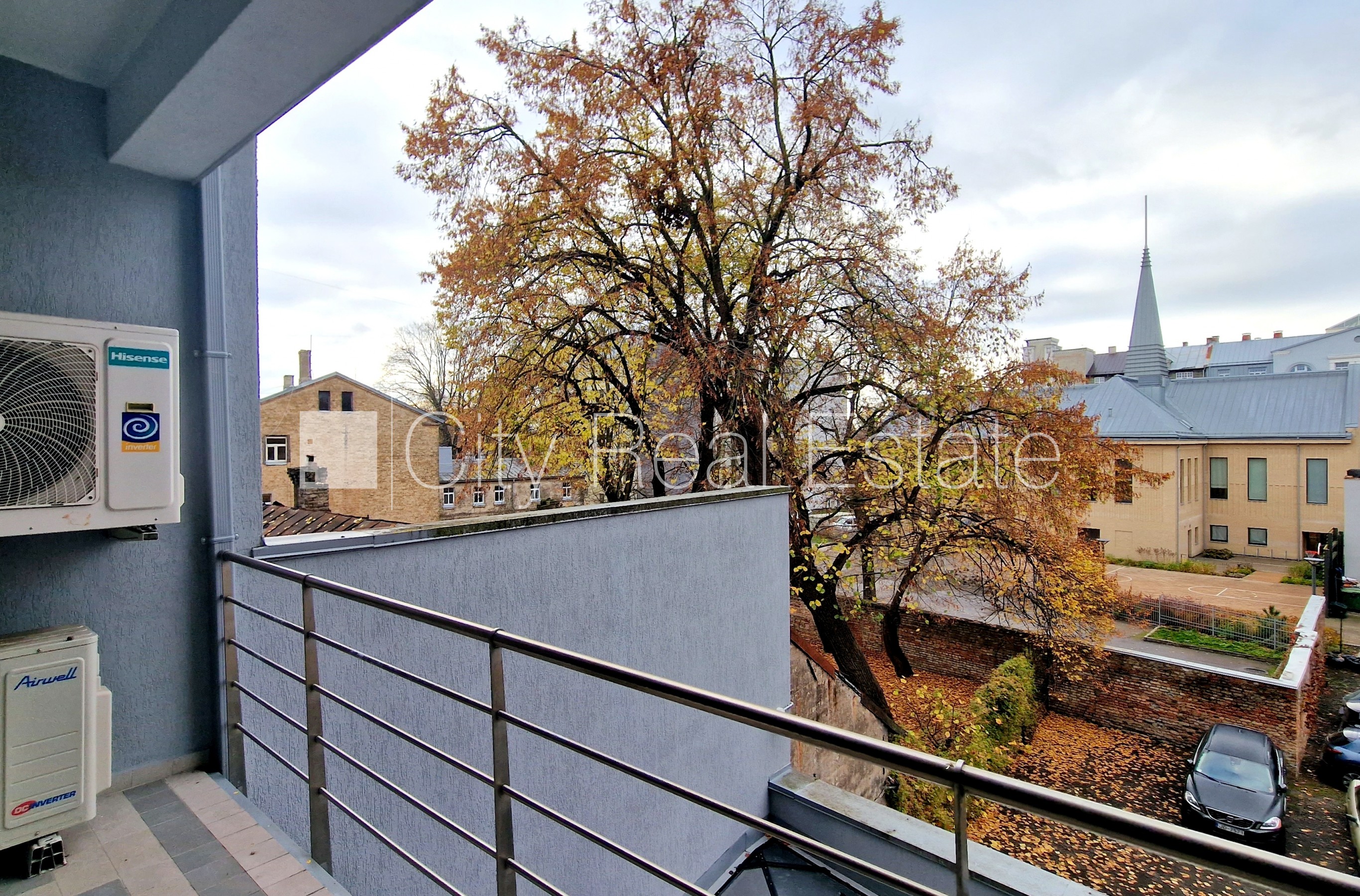 Объявление. Новостройка, фасадный дом, плата за обслуживание террасы не взимается, благоустроенная озеленённая Цена: 640 EUR/мес. Foto #4