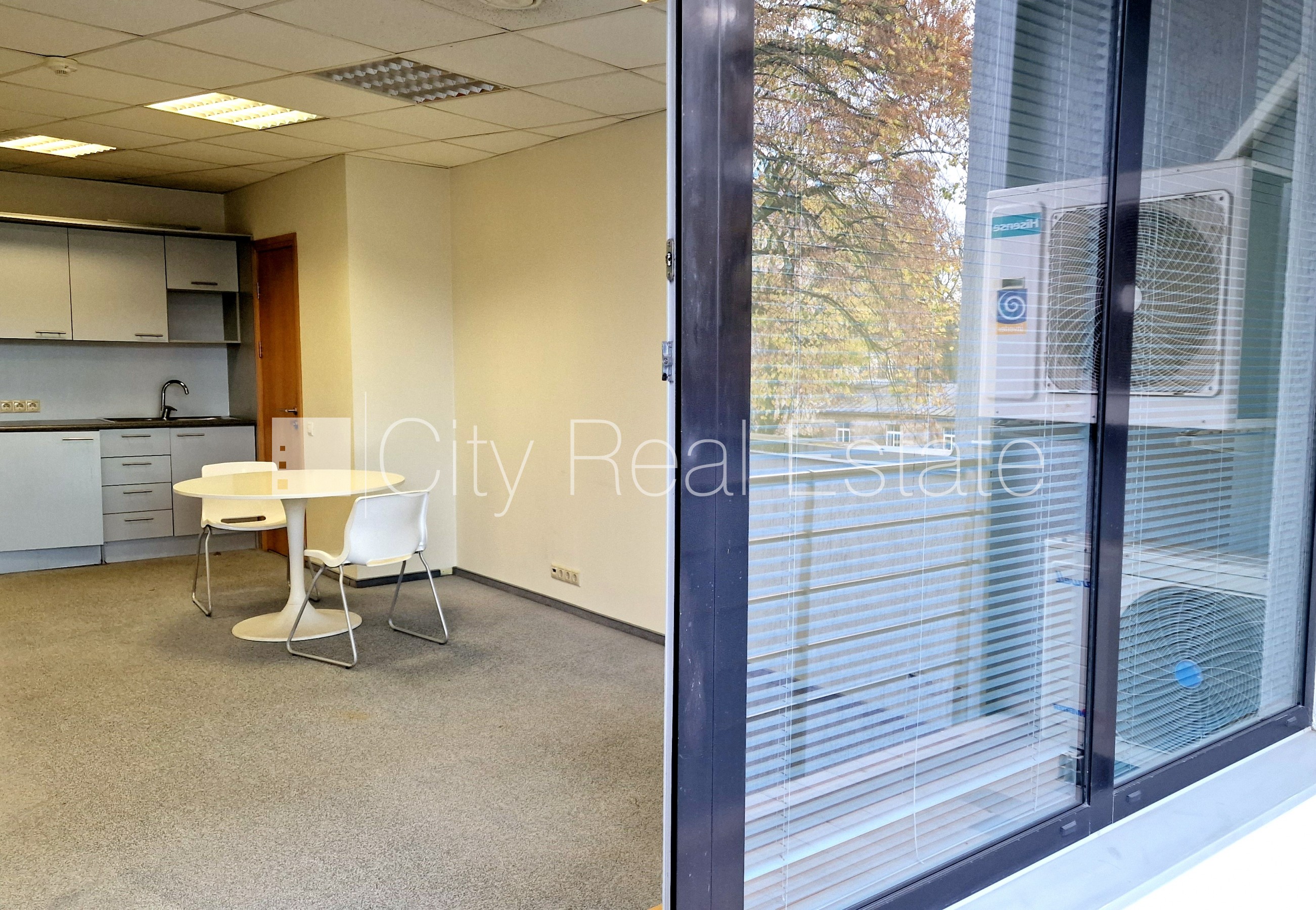 Объявление. Новостройка, фасадный дом, плата за обслуживание террасы не взимается, благоустроенная озеленённая Цена: 640 EUR/мес. Foto #6