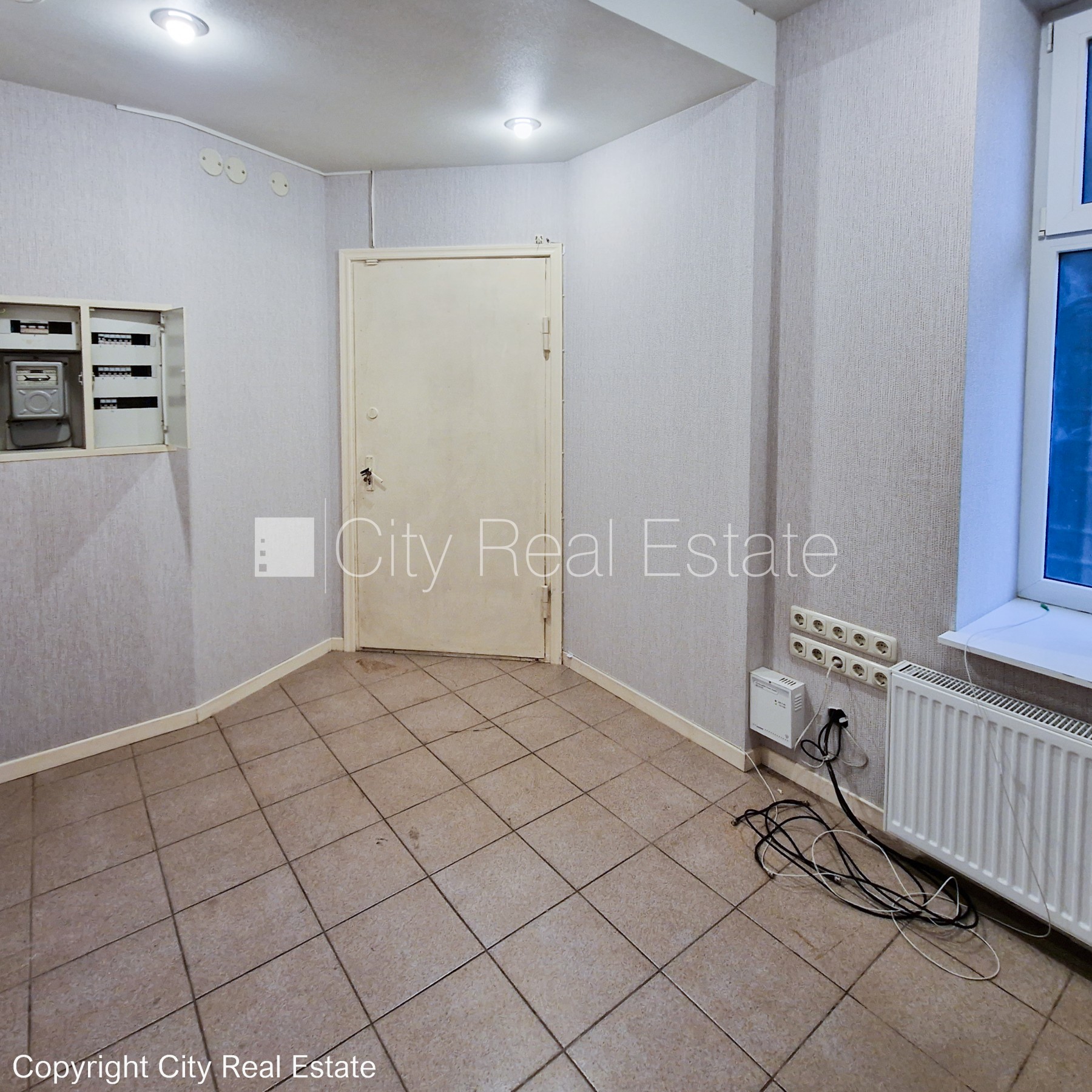 Sludinājumi. Fasādes māja, viena kvadrātmetra apsaimniekošanas maksa mēnesī  0,38 EUR, ieeja no ielas, logi Cena: 130000 EUR Foto #11