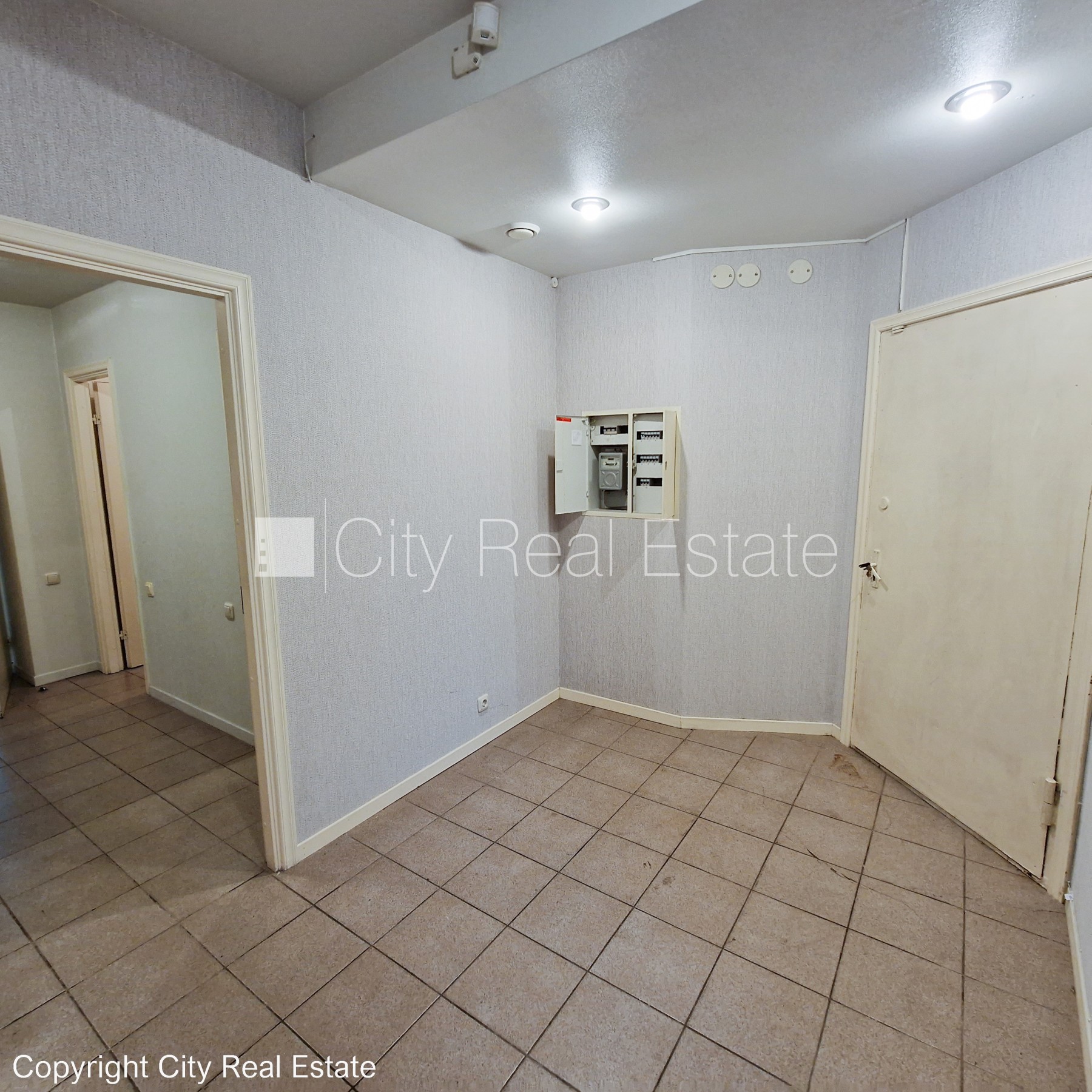 Sludinājumi. Fasādes māja, viena kvadrātmetra apsaimniekošanas maksa mēnesī  0,38 EUR, ieeja no ielas, logi Cena: 130000 EUR Foto #10