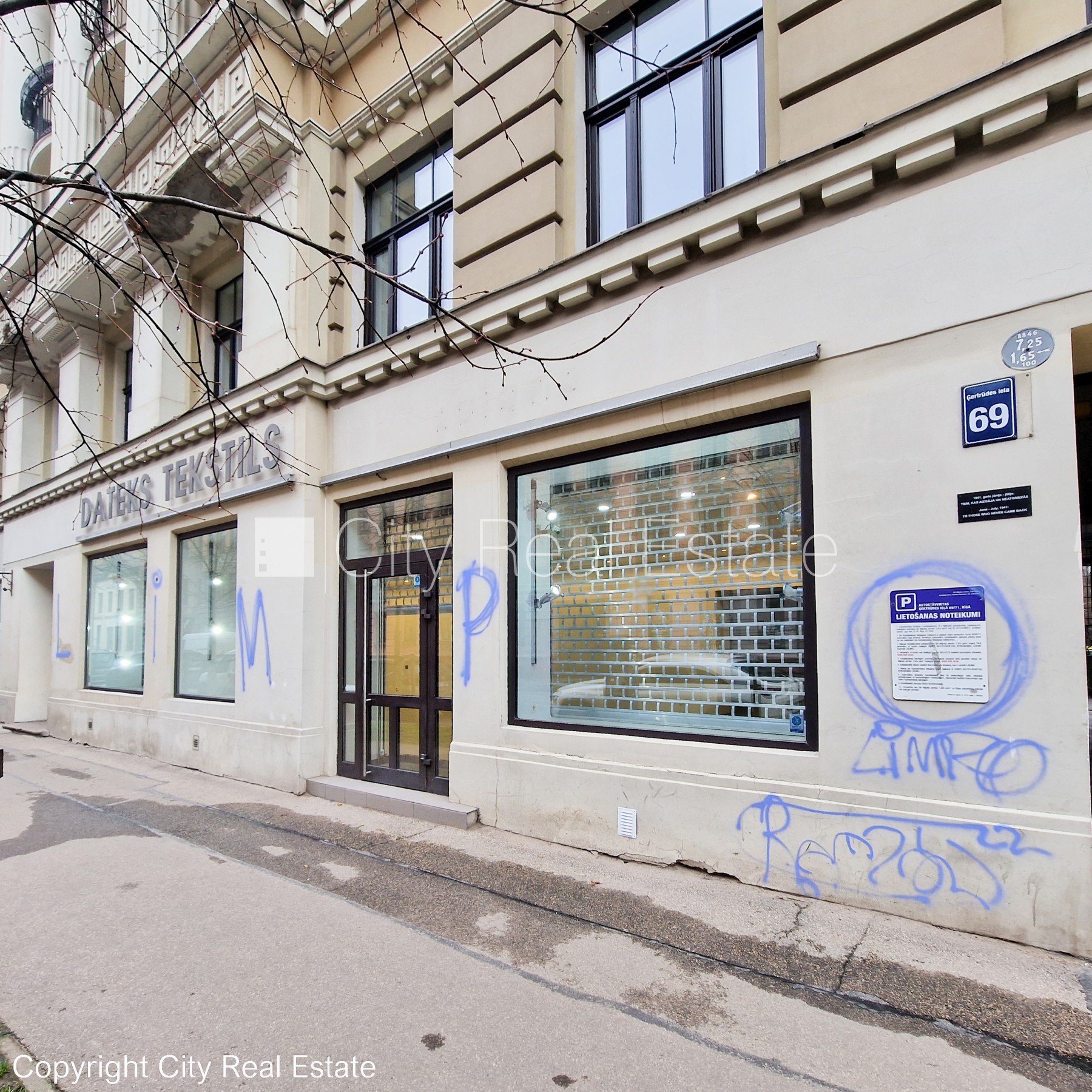 Sludinājumi. Fasādes māja, viena kvadrātmetra apsaimniekošanas maksa mēnesī  0,38 EUR, ieeja no ielas, logi Cena: 130000 EUR Foto #16