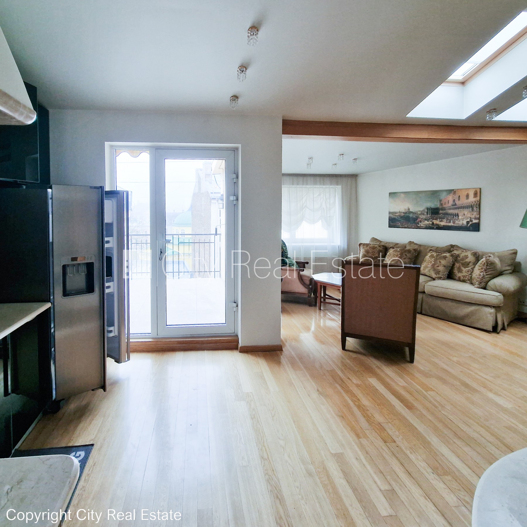 Sludinājumi. Fasādes māja, renovēta māja, ieeja no ielas, ir lifts, kāpņu telpa pēc kapitālā remonta, terase, Cena: 1200 EUR/mēn Foto #7