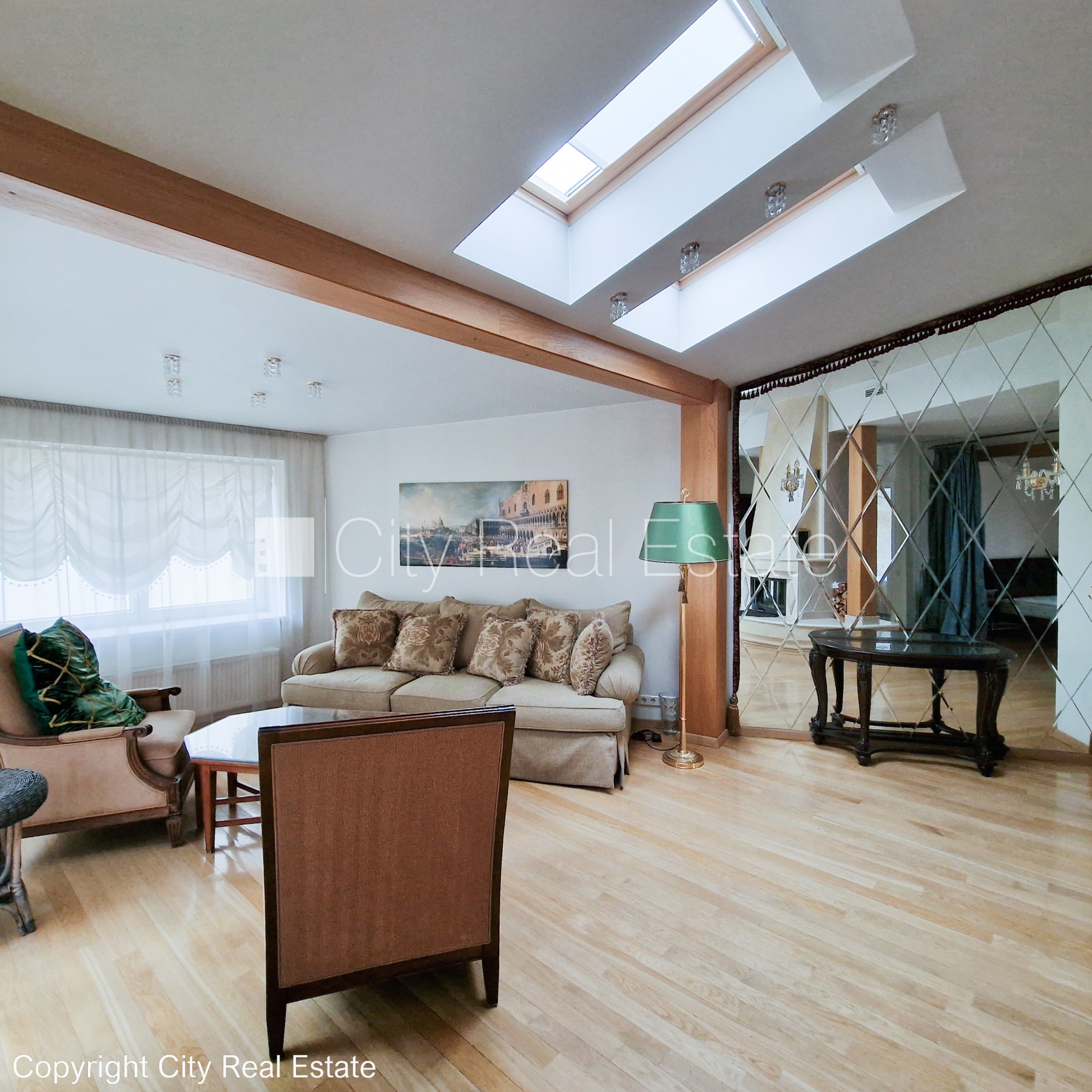 Sludinājumi. Fasādes māja, renovēta māja, ieeja no ielas, ir lifts, kāpņu telpa pēc kapitālā remonta, terase, Cena: 1200 EUR/mēn Foto #5