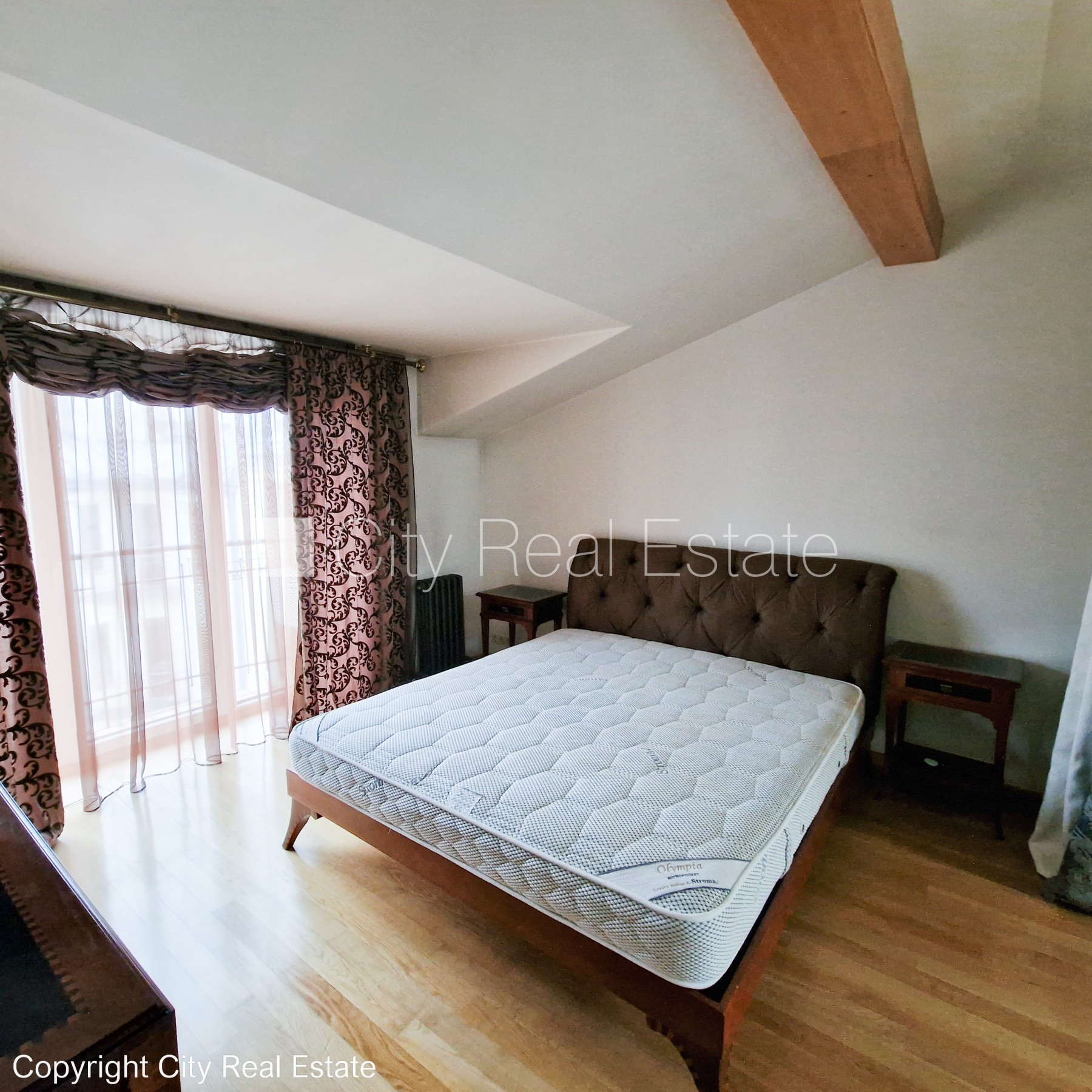 Sludinājumi. Fasādes māja, renovēta māja, ieeja no ielas, ir lifts, kāpņu telpa pēc kapitālā remonta, terase, Cena: 1200 EUR/mēn Foto #15