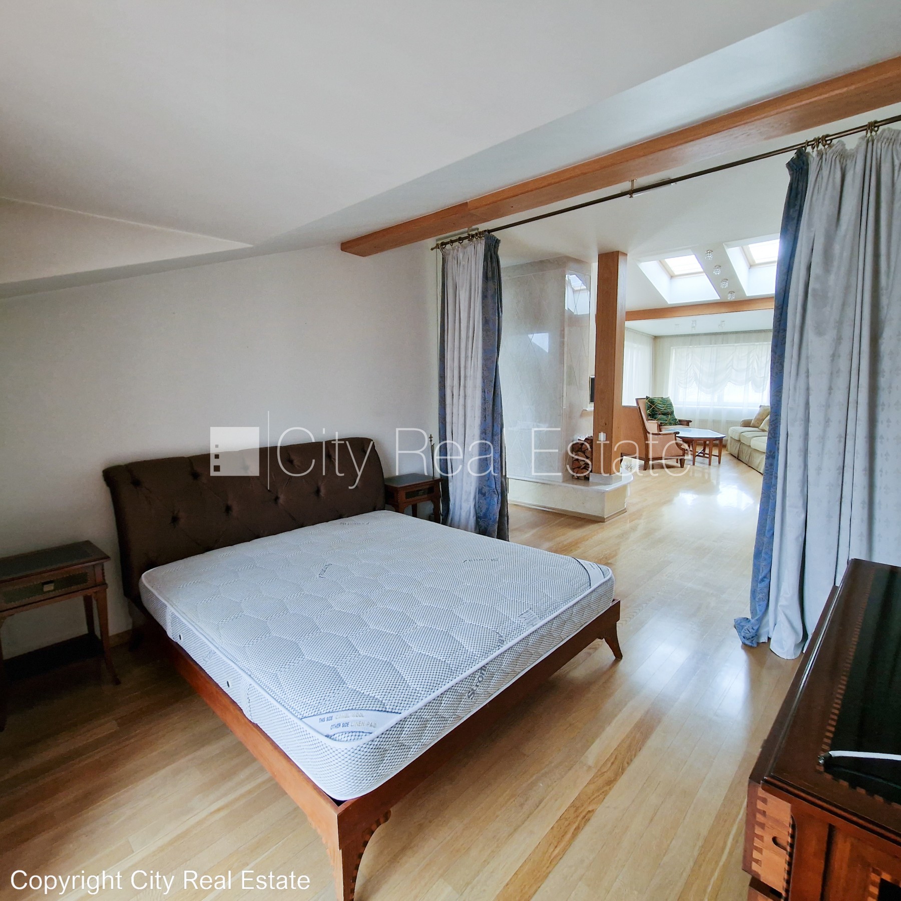 Sludinājumi. Fasādes māja, renovēta māja, ieeja no ielas, ir lifts, kāpņu telpa pēc kapitālā remonta, terase, Cena: 1200 EUR/mēn Foto #14