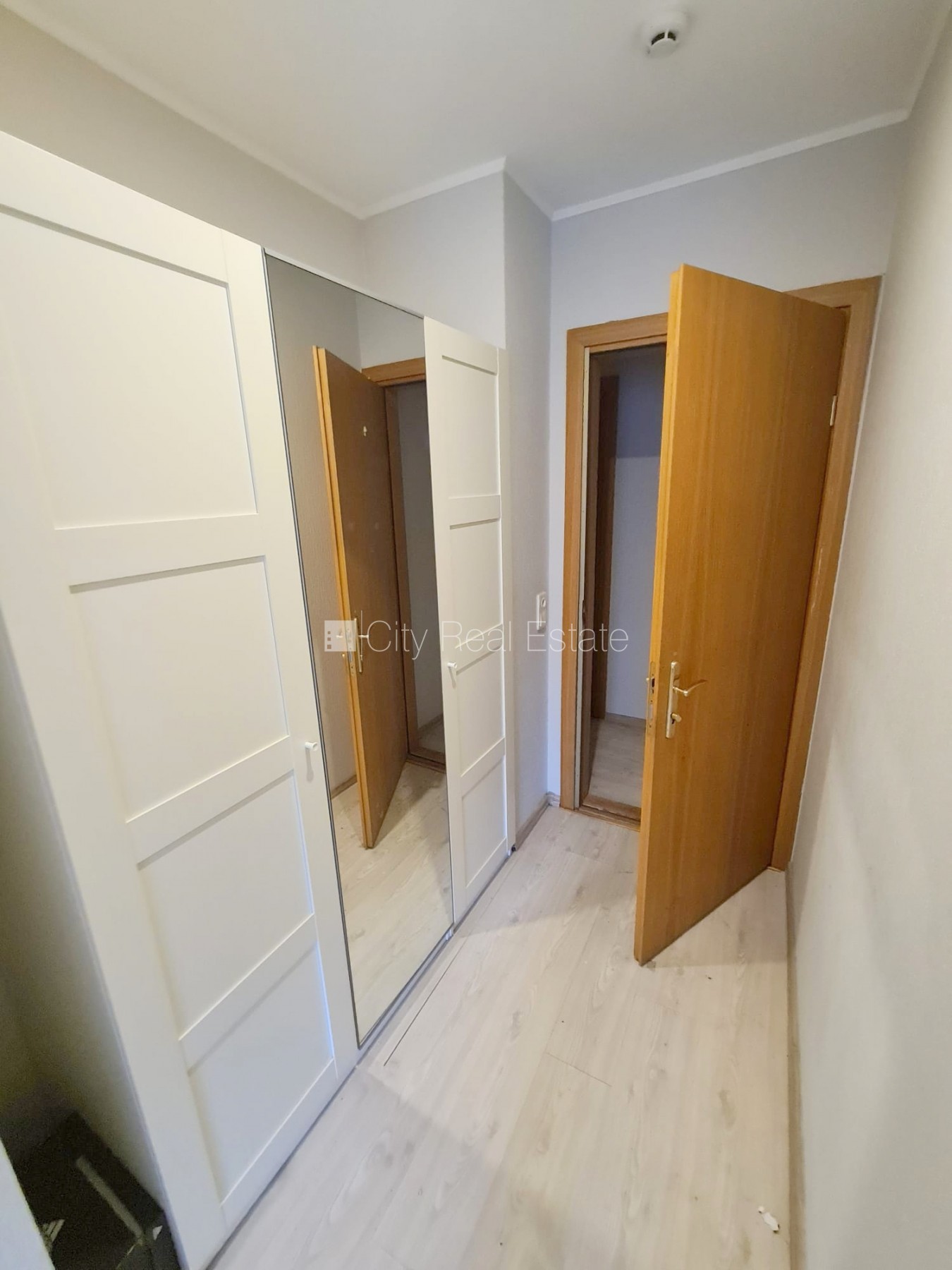 Объявление. Фасадный дом, реновированный дом, вход со двора, лестничная клетка после косметического ремонта, Цена: 270 EUR/мес. Foto #18