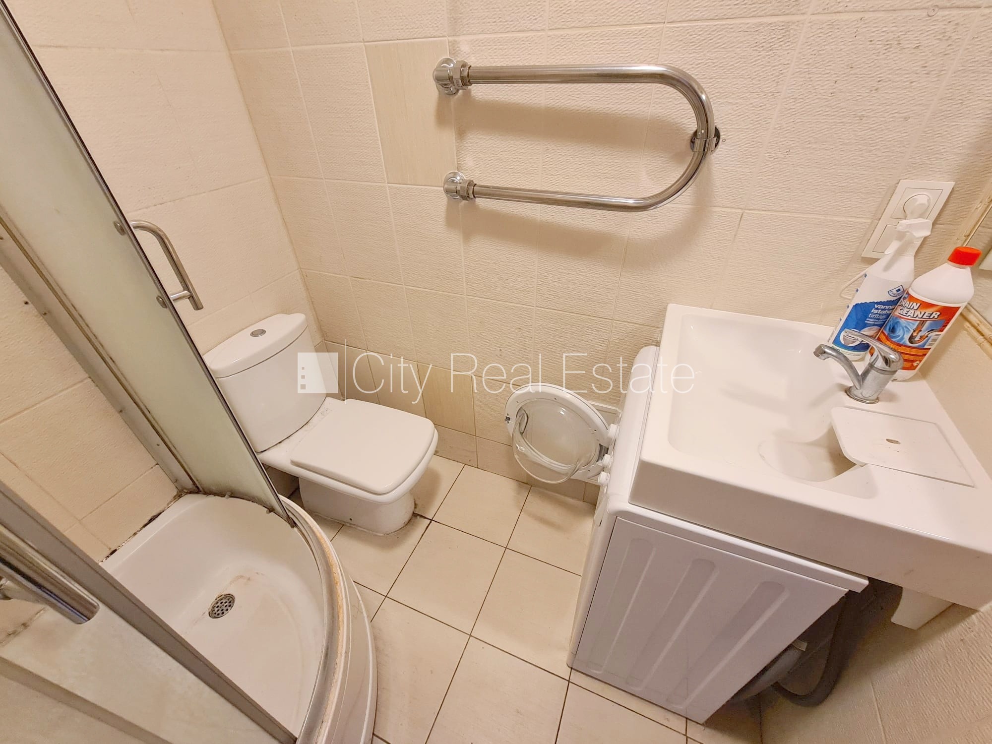 Объявление. Фасадный дом, реновированный дом, вход со двора, лестничная клетка после косметического ремонта, Цена: 270 EUR/мес. Foto #16