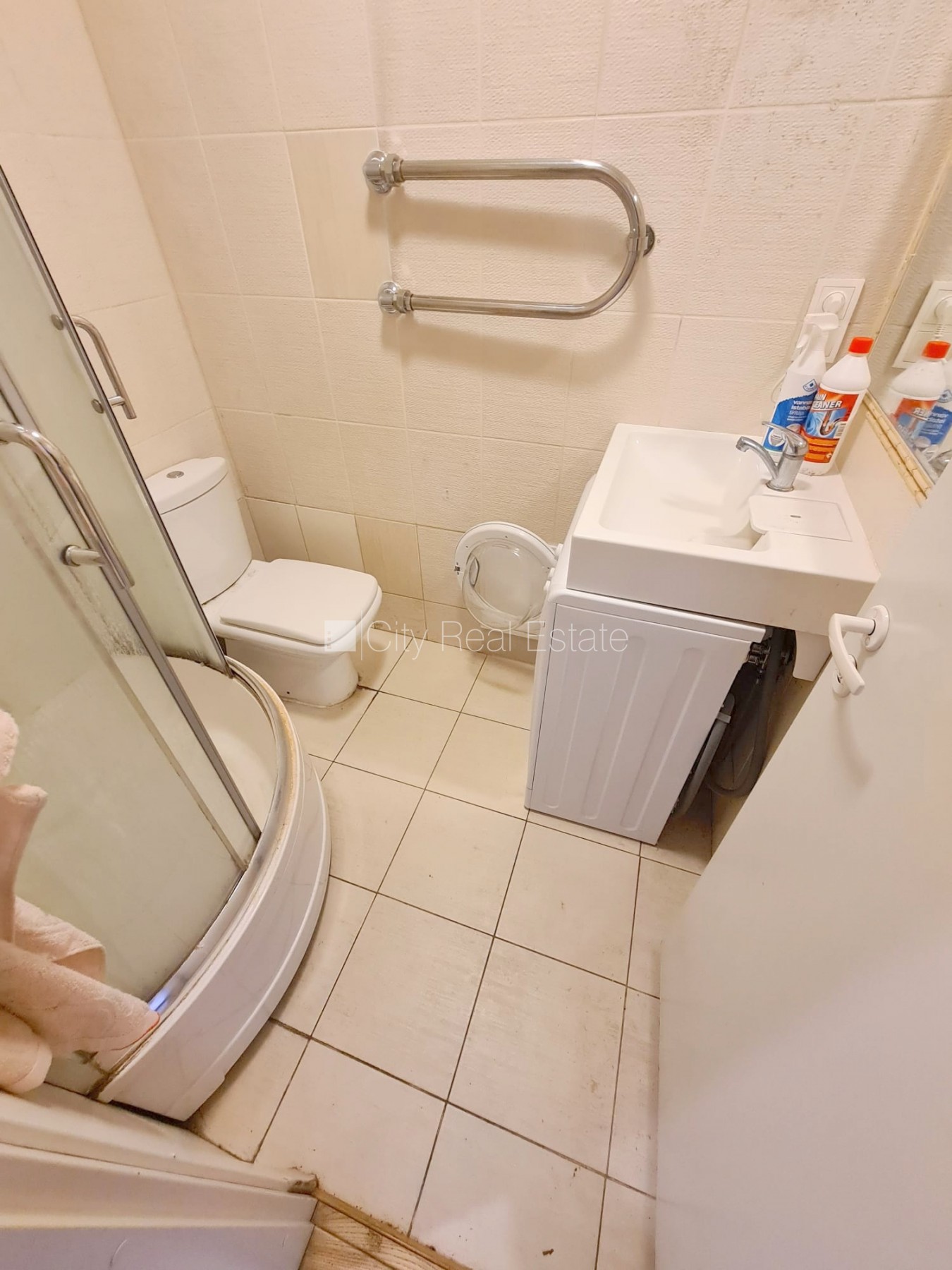 Объявление. Фасадный дом, реновированный дом, вход со двора, лестничная клетка после косметического ремонта, Цена: 270 EUR/мес. Foto #17