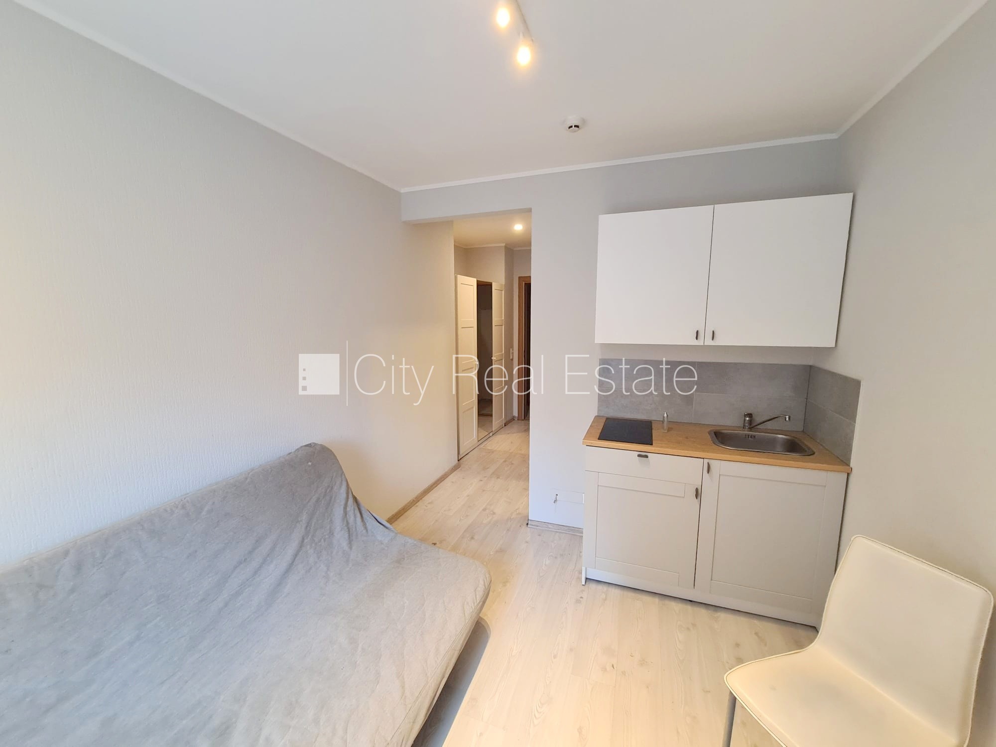 Объявление. Фасадный дом, реновированный дом, вход со двора, лестничная клетка после косметического ремонта, Цена: 270 EUR/мес. Foto #5