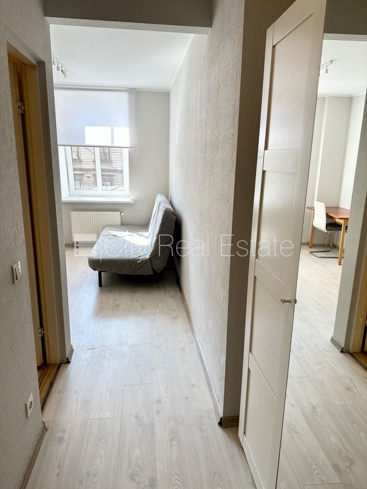 Объявление. Фасадный дом, реновированный дом, вход со двора, лестничная клетка после косметического ремонта, Цена: 270 EUR/мес. Foto #11