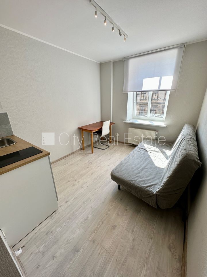 Объявление. Фасадный дом, реновированный дом, вход со двора, лестничная клетка после косметического ремонта, Цена: 270 EUR/мес. Foto #6