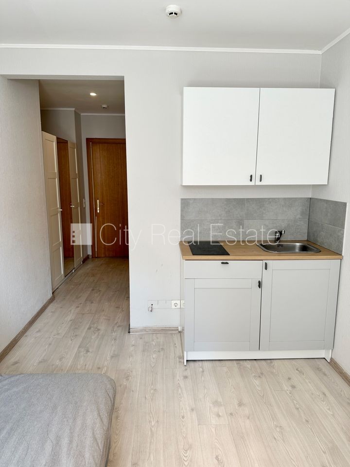 Объявление. Фасадный дом, реновированный дом, вход со двора, лестничная клетка после косметического ремонта, Цена: 270 EUR/мес. Foto #9