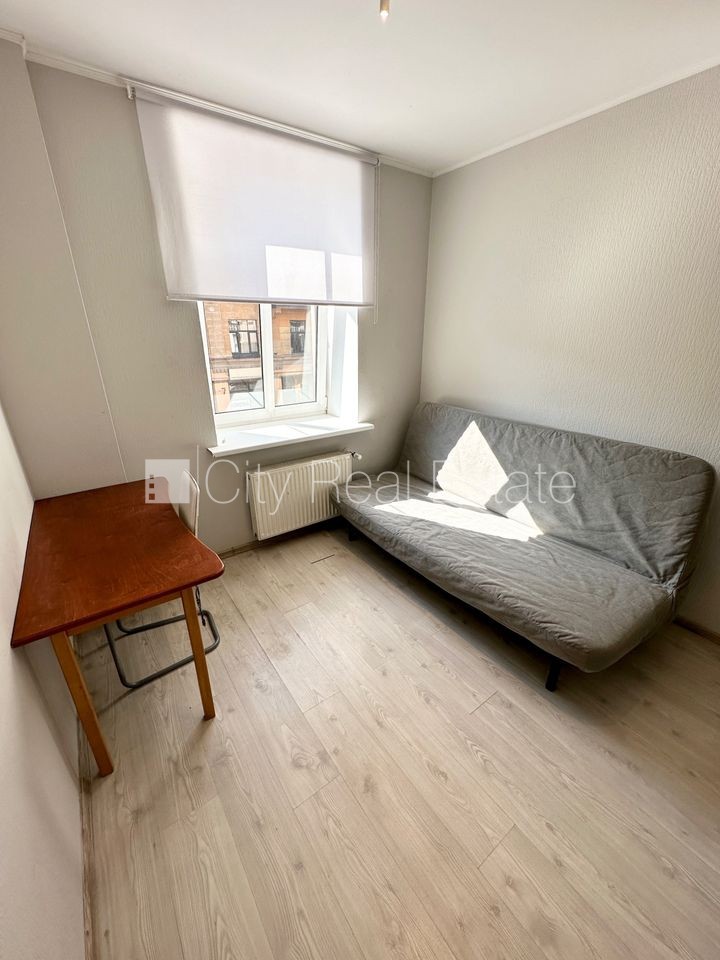 Объявление. Фасадный дом, реновированный дом, вход со двора, лестничная клетка после косметического ремонта, Цена: 270 EUR/мес. Foto #7