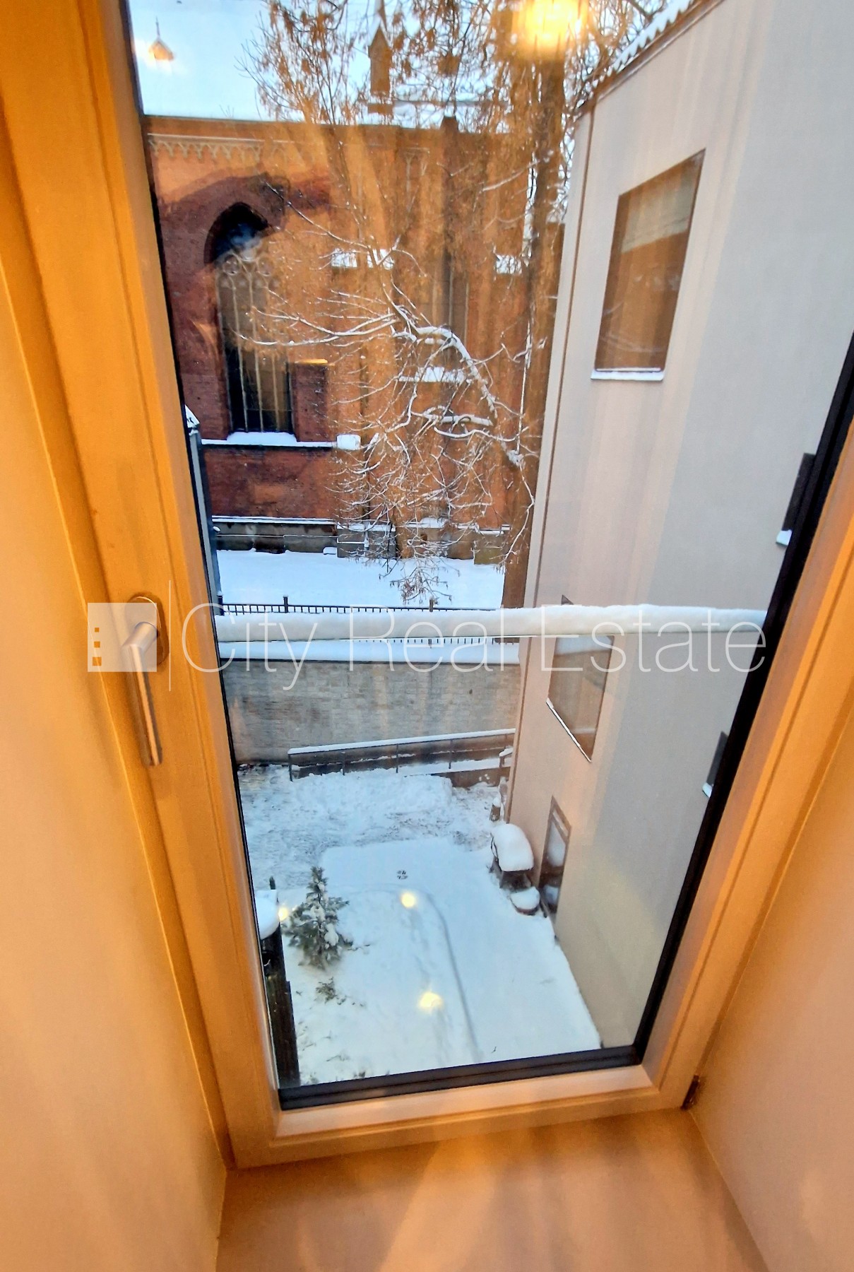 Sludinājumi. Fasādes māja, restaurēta māja, nomainītas inženierkomunikācijas, mainīts Jumta segums, ķieģeļu mūra Cena: 415000 EUR Foto #2