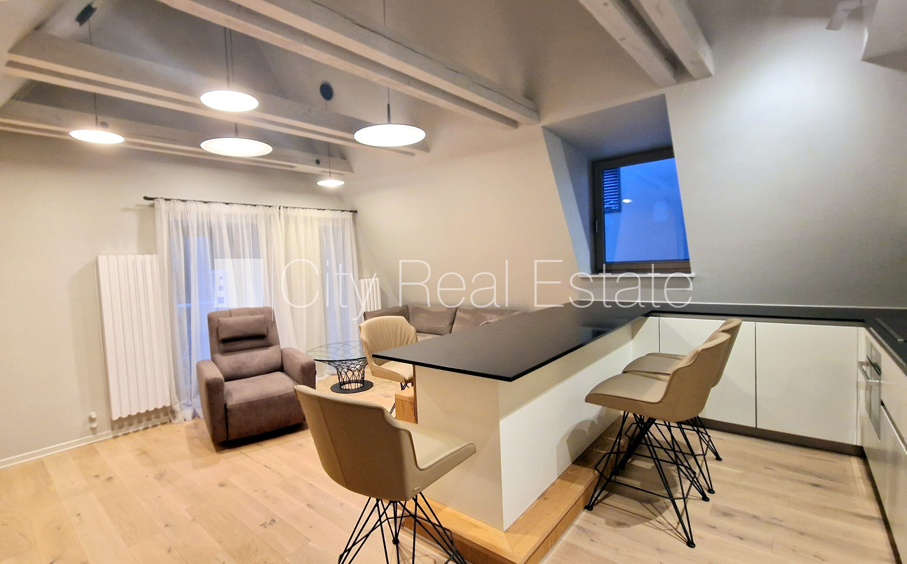 Sludinājumi. Fasādes māja, restaurēta māja, nomainītas inženierkomunikācijas, mainīts Jumta segums, ķieģeļu mūra Cena: 415000 EUR Foto #1