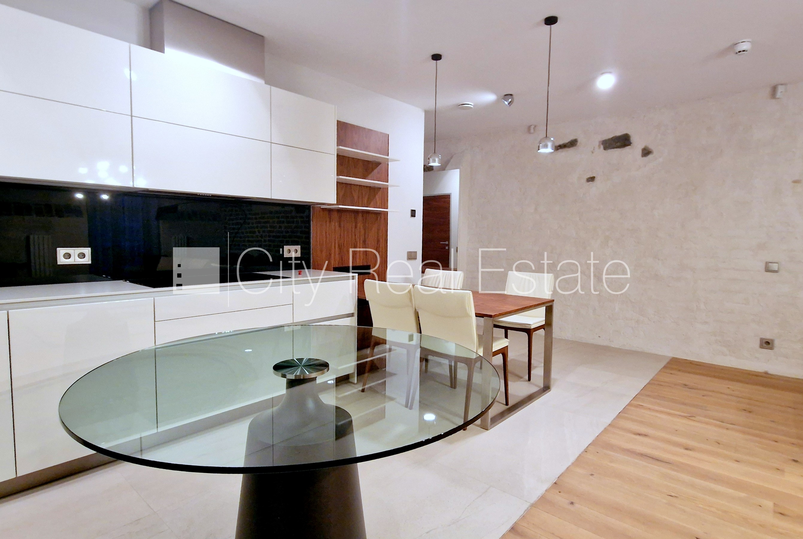 Sludinājumi. Jaunceltne, fasādes māja, restaurēta māja, nomainītas inženierkomunikācijas, mainīts Jumta segums, Cena: 970000 EUR Foto #4