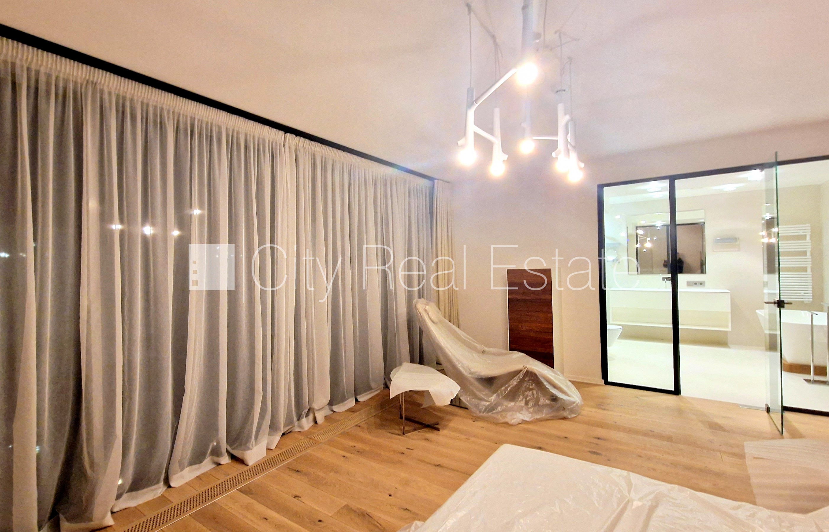 Sludinājumi. Jaunceltne, fasādes māja, restaurēta māja, nomainītas inženierkomunikācijas, mainīts Jumta segums, Cena: 970000 EUR Foto #10